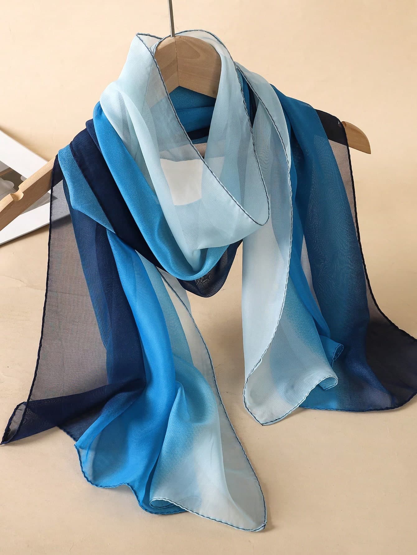 1pc Ladies' Simple Classic Gradient Color Lightweight Chiffon Scarf, Skin-Friendly Comfortable Sunscreen Shawl, Suitable For Daily Use Bandana,Hair Band,Head Band Ideal For Dressing Up Your Look