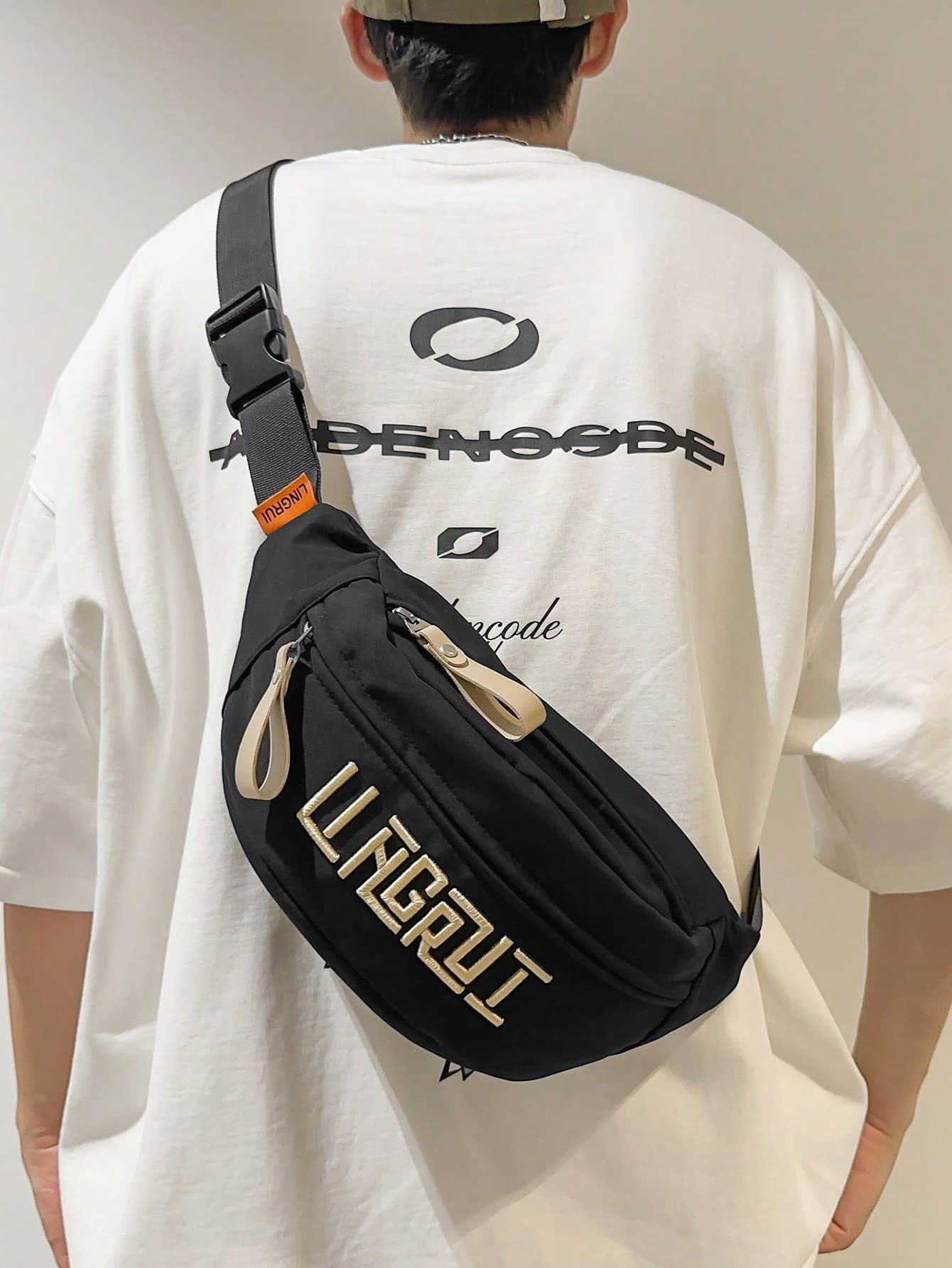 1pc Peach Tree Minimalist Plain Color Letter Print Adjustable Strap Zipper Closure Chest Bag & Waist Bag, Casual Daily Wear, Sports, Travel, Street Style, Lightweight, Water-Resistant, Multi-Compartment Christmas Men Bag Vacation Travel Essentials Black Bag Holiday Essentials Bag Fanny Pack Bags Summer Back To School Belt Summer Bag Springbreak Bag Pack Belt Bag School Supplies Purse Side Bags Belts For Students Purse Essentials Fashion Men's Bags Graduation Small Bag Body Bag Belt Bag For Men Pouch Phone Bag, Thigh Bag, Camping, Easter, Camping, Hiking Bag
