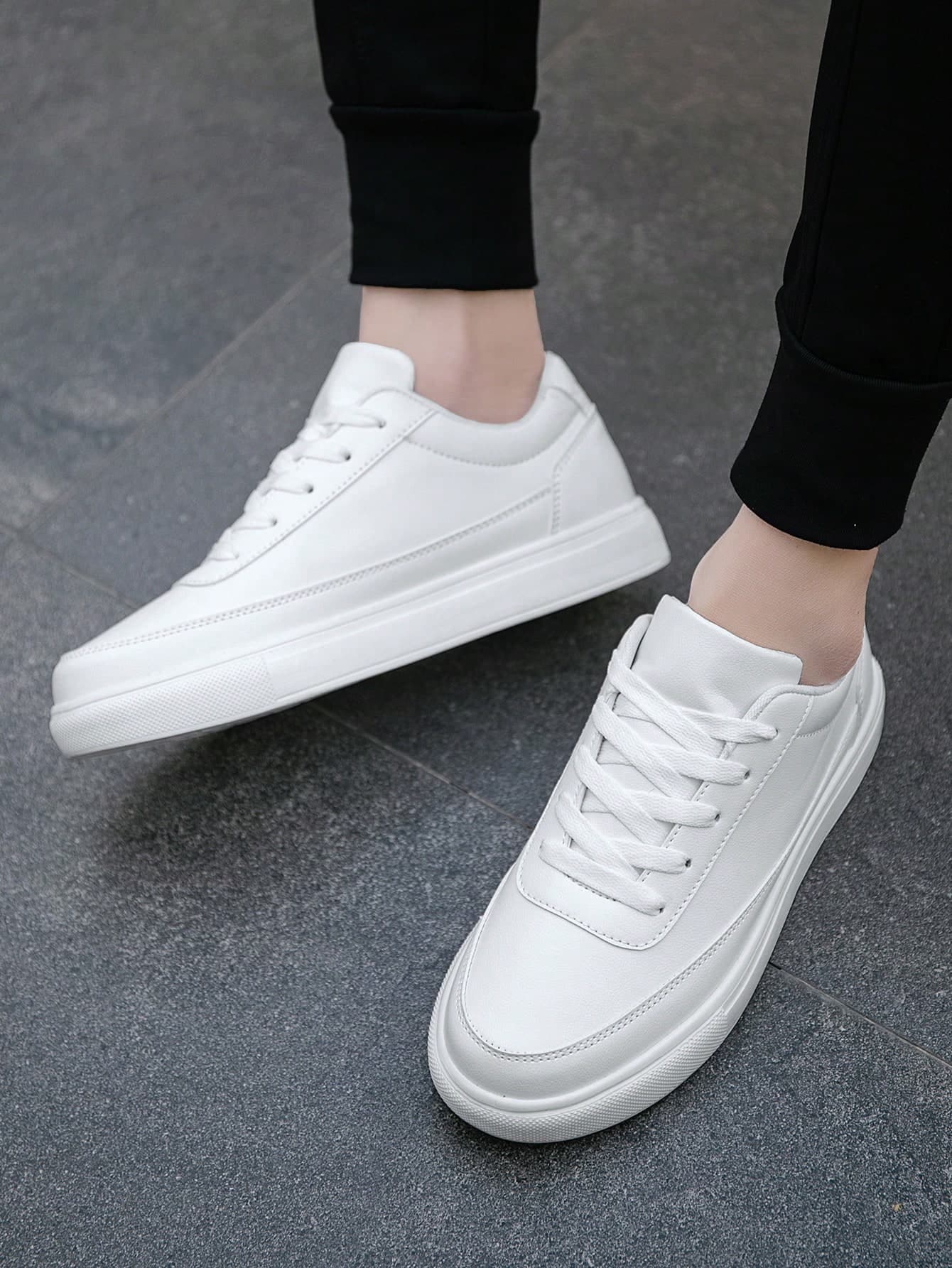 (Slightly Small Size) Men's White Minimalist Lace-Up Comfortable Low-Top Sneakers, Fashionable Romantic College Style Casual Sport Shoes