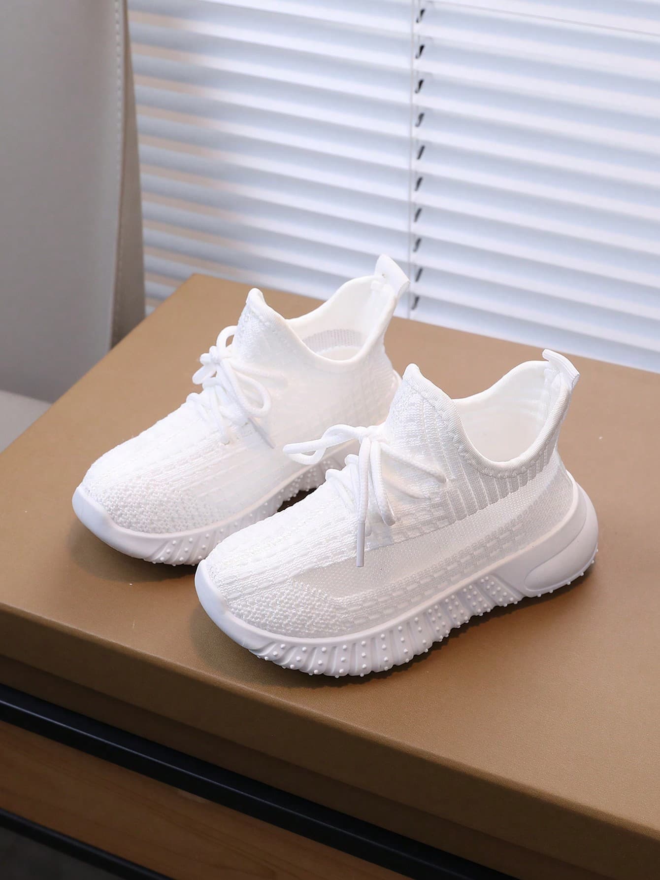 1 Pair Girl Sports Shoes, New Breathable Mesh Casual Running Sneakers For Fall