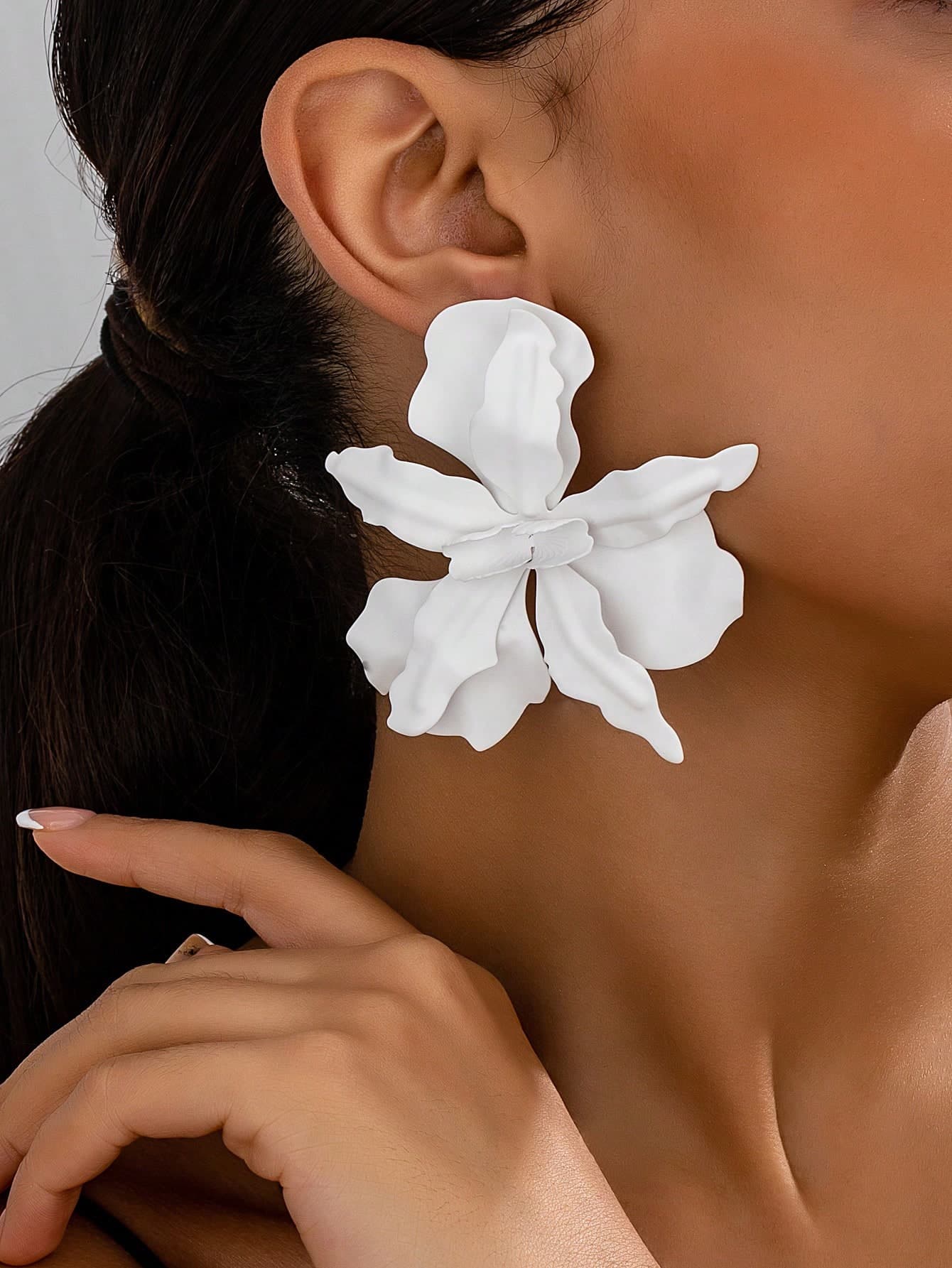 1 Pair Tropical Floral Metal Pendant Earrings, Suitable For Women's Daily And Party Outfits, Flower Design Varies