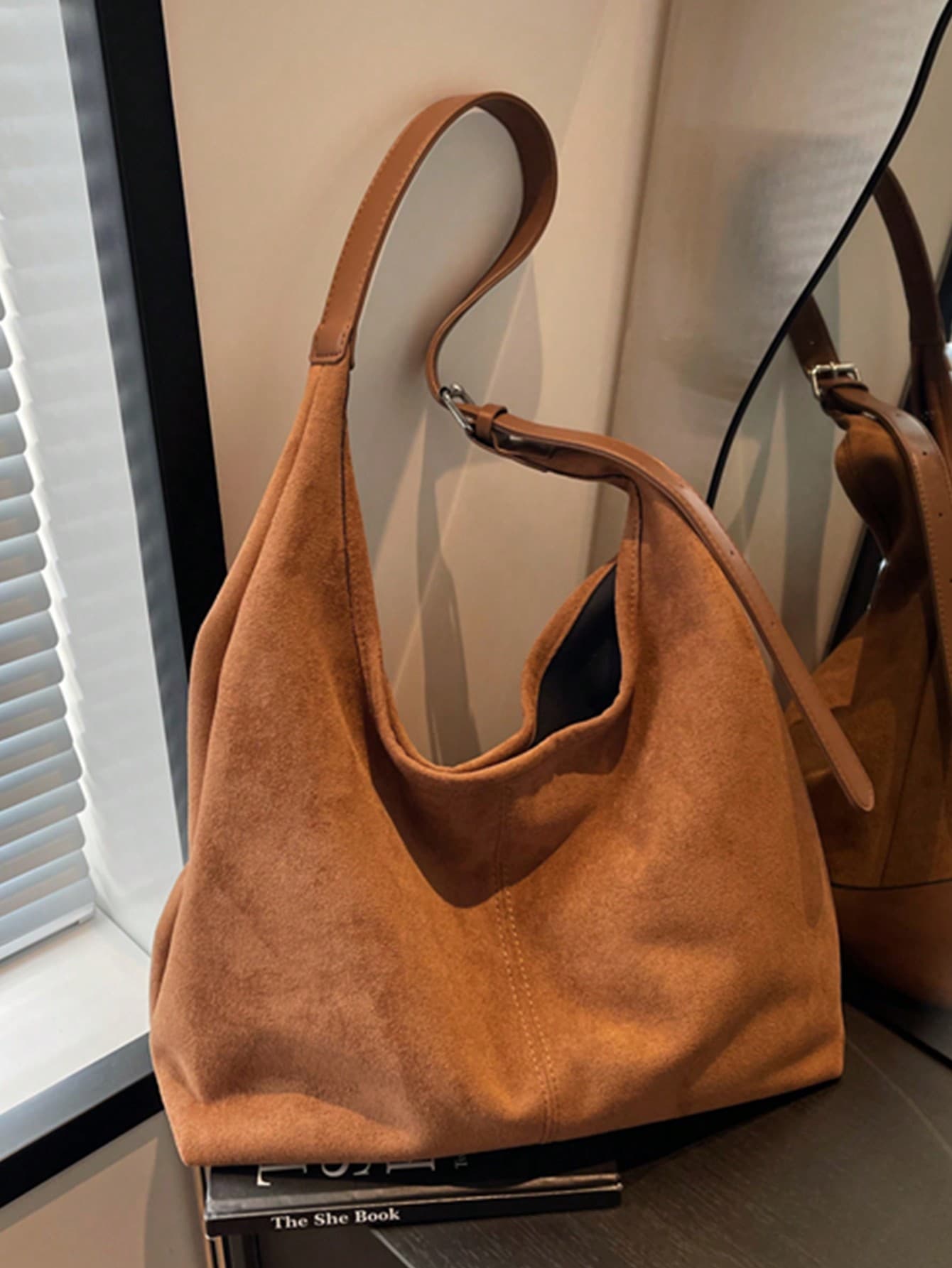 Livesso 2pcs Mother-Daughter Suede Tote Bag With Coin Purse, Large Capacity Casual Crossbody Handbag With Adjustable Shoulder Strap, Fall Multipurpose Commute Bag, Autumn And Winter Hot Women Bag, Suede Purse, School Supplies Suitable For Teen Girls Women College Students, Teacher, Perfect For Back To School, First Day Of School, Shopping, New Autumn And Winter Women Bag, Best Fall Purse, Newest Fashionable Suede Bag For Women, Perfectly Matching With Fall Outfits Womenfall Clothes For Women, New Fall Fashion 2025 For Women , Teacher Gift