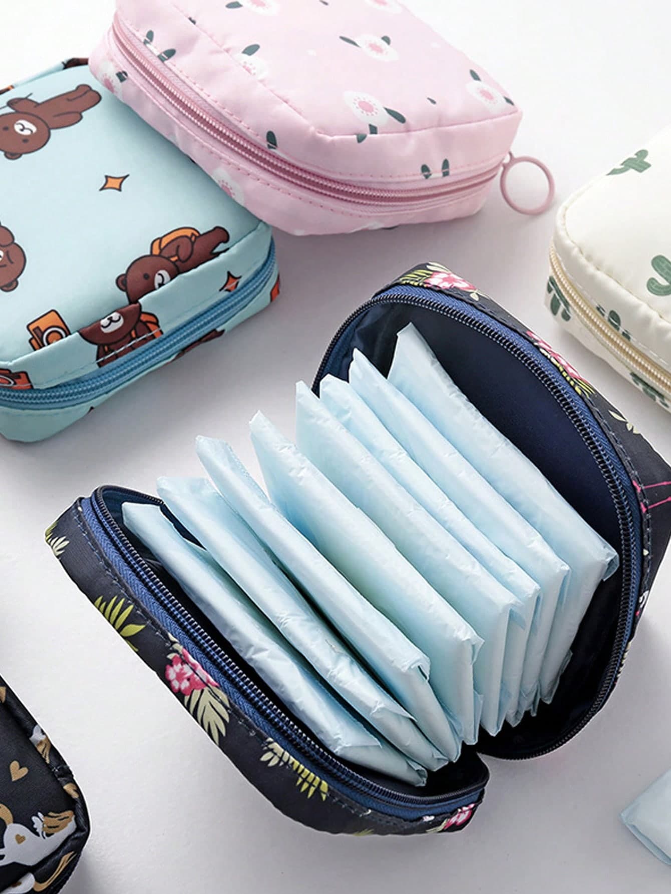 1pc Fashion Girls' Sanitary Storage Bag, Girls' Menstrual Sanitary Napkins Storage Bag, Travel Cosmetics Storage Bag, Pocket Wallet