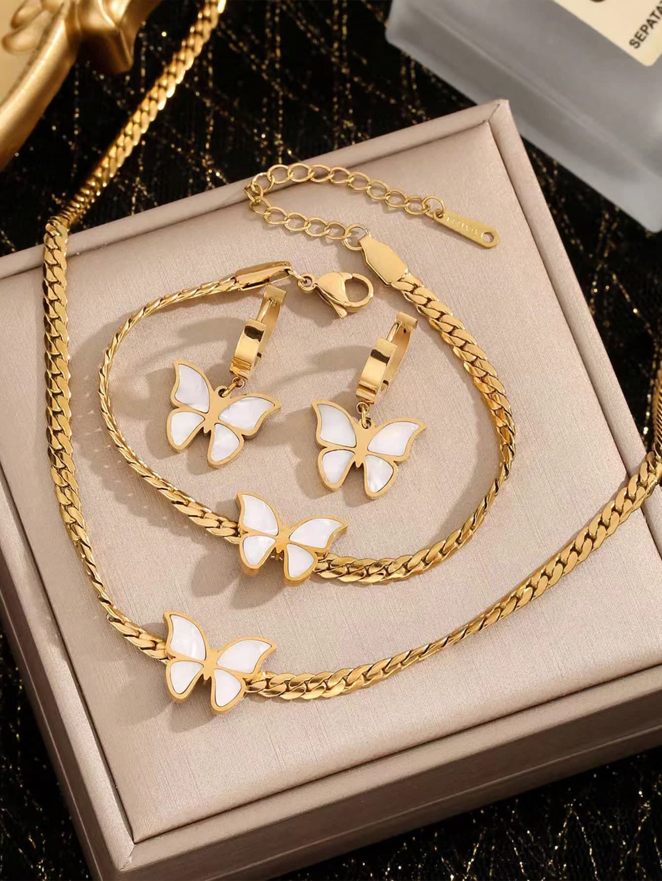 Versatile Fashion Butterfly Pendant Stainless Steel Necklace + Bracelet + Earring Jewelry Set, Suitable For Daily Wear And Holiday Gifts