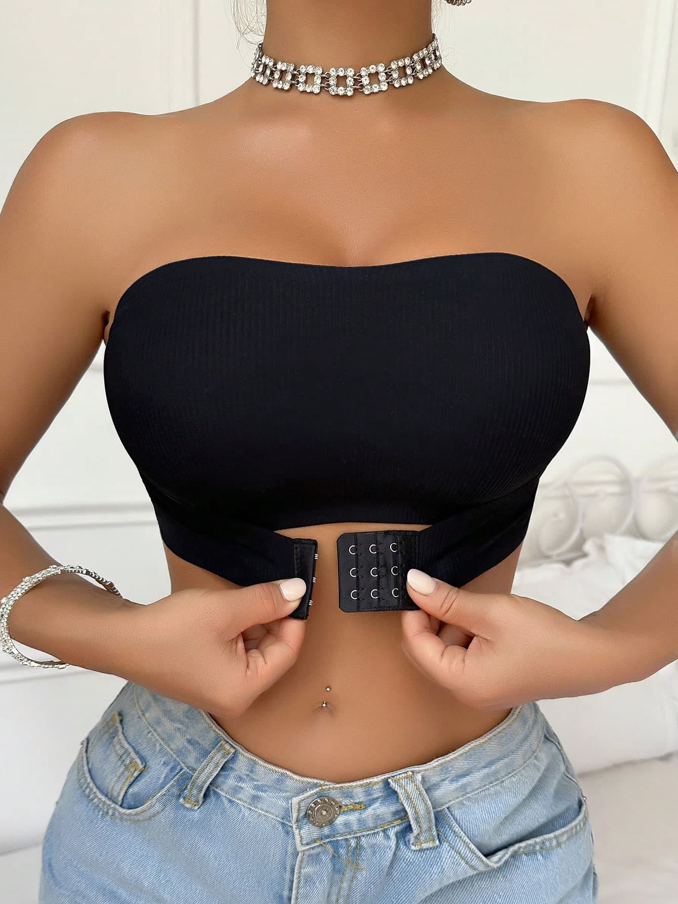 Black Ribbed Front-Clasp Bandeau Bra, One-Shoulder Bandeau Top, Front Hook Design, Removable Inserts