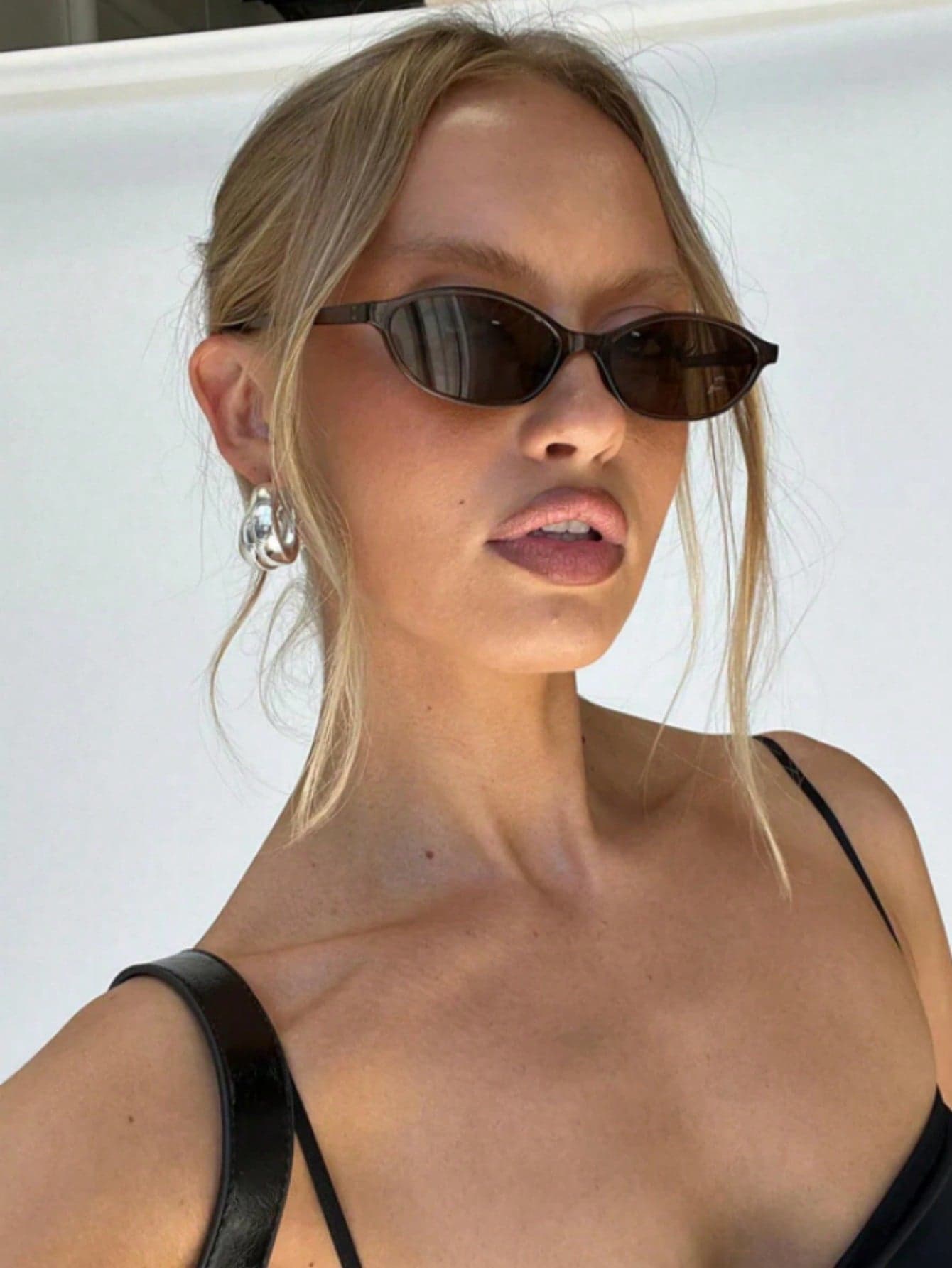 1 Pair New Retro Oval Small Frame Fashion Glasses, Women's Fashionable High-End Casual Street Photography Glasses, Halloween Beach Accessories, Women's Basic Autumn/Winter Business Casual Gift, Bohemian Style Beach Vacation, Outdoor, Travel Casual, Back To School Essential