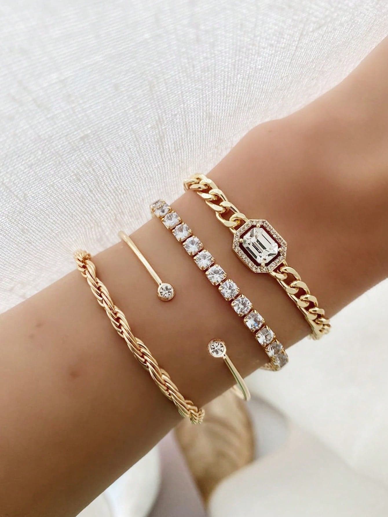 4pcs European And American Style Twist Bracelet, Imitation Gemstone Bangle