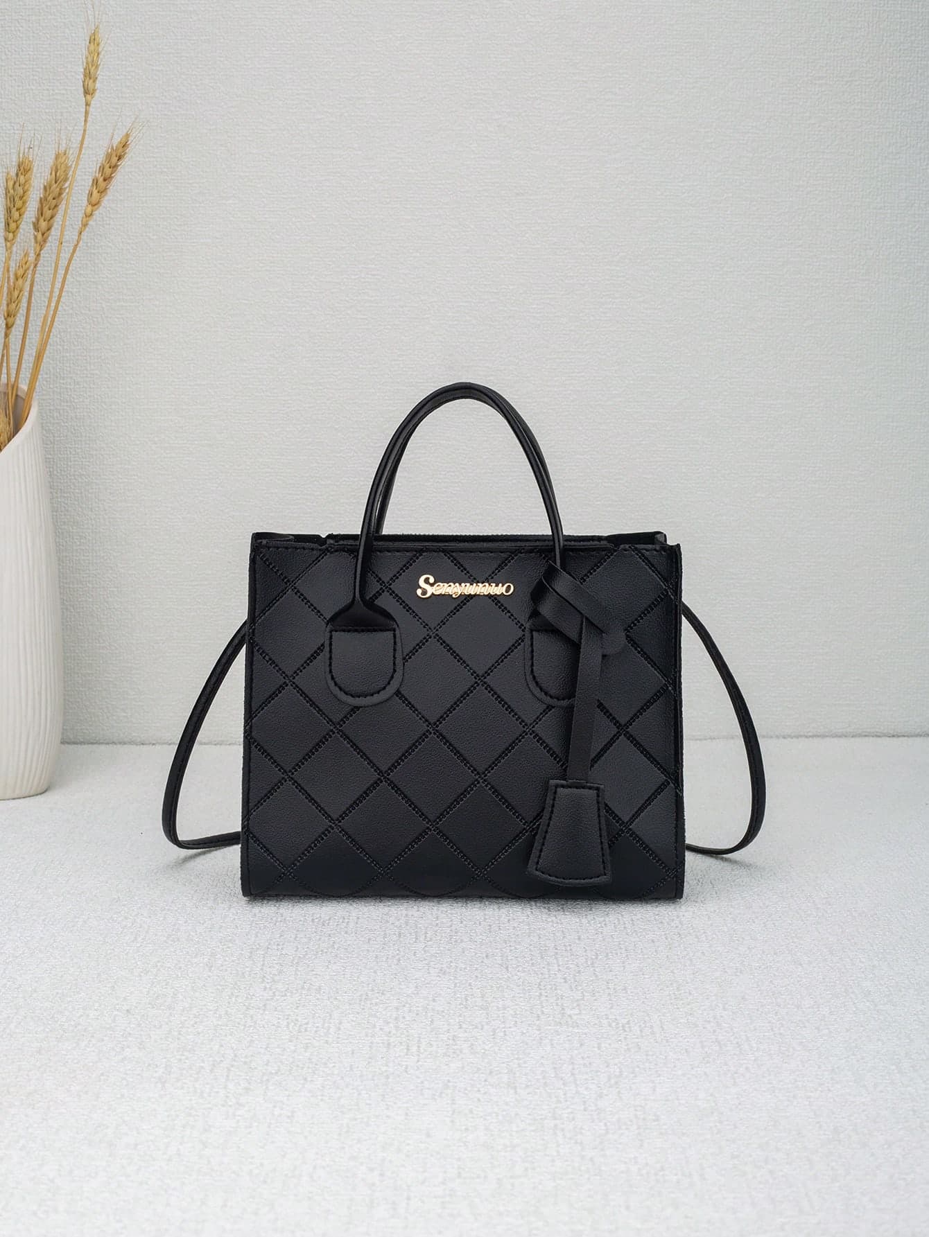 1pc New Fashion Women's Handbag, Can Be Carried As A Crossbody Or Handbag, Suitable For Shopping And Valentine's Day Gift, Quilted Embossed Fabric