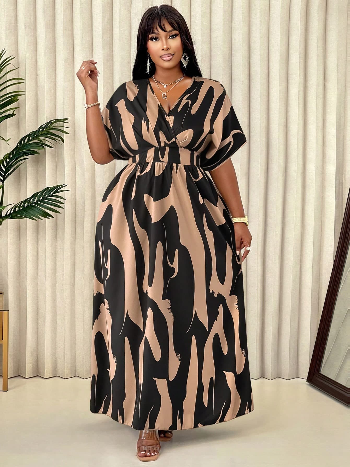 Plus Size Women V-Neck Geometric Print Bat-Wing Short Sleeve Casual Dress (Random Pattern), For Summer Elegant Vacation Brown
