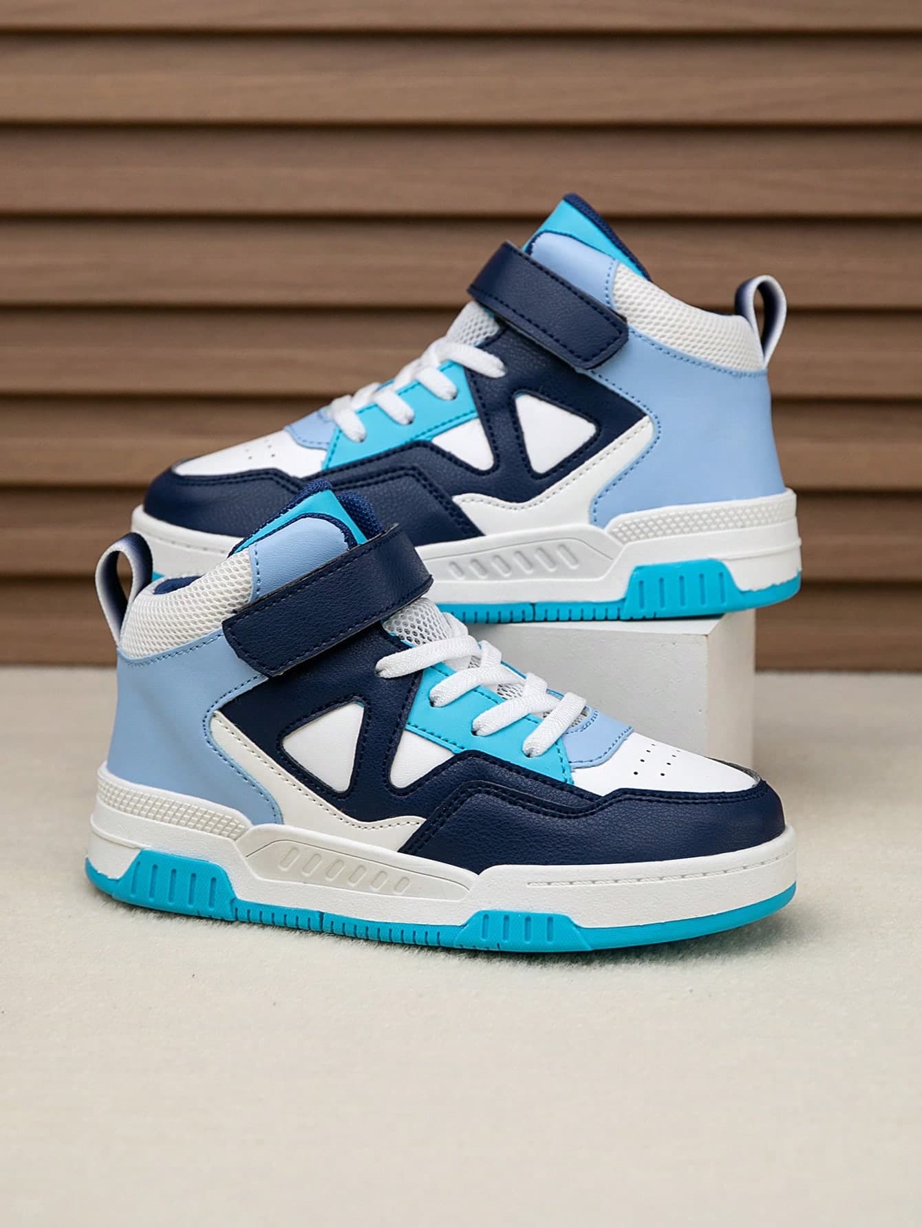 1 Pair Children's High-Top Sneakers, Indoor/Outdoor Casual Running Shoes, Lightweight, Breathable, Comfortable, Fashion Campus Style, Unisex Kids Chunky Sneakers With Color Blocking