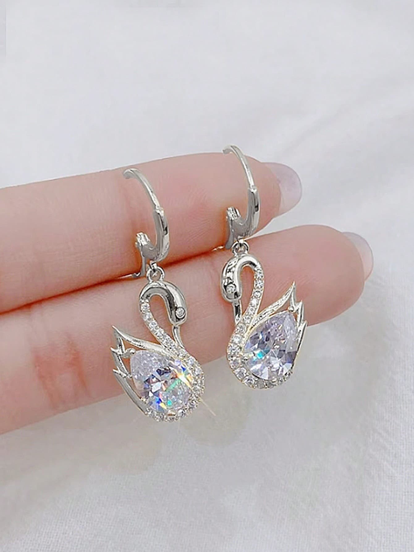 1 Pair Elegant Luxury Glass Swan Earrings Suitable For Women's Daily Wear, Party, Holiday Gift