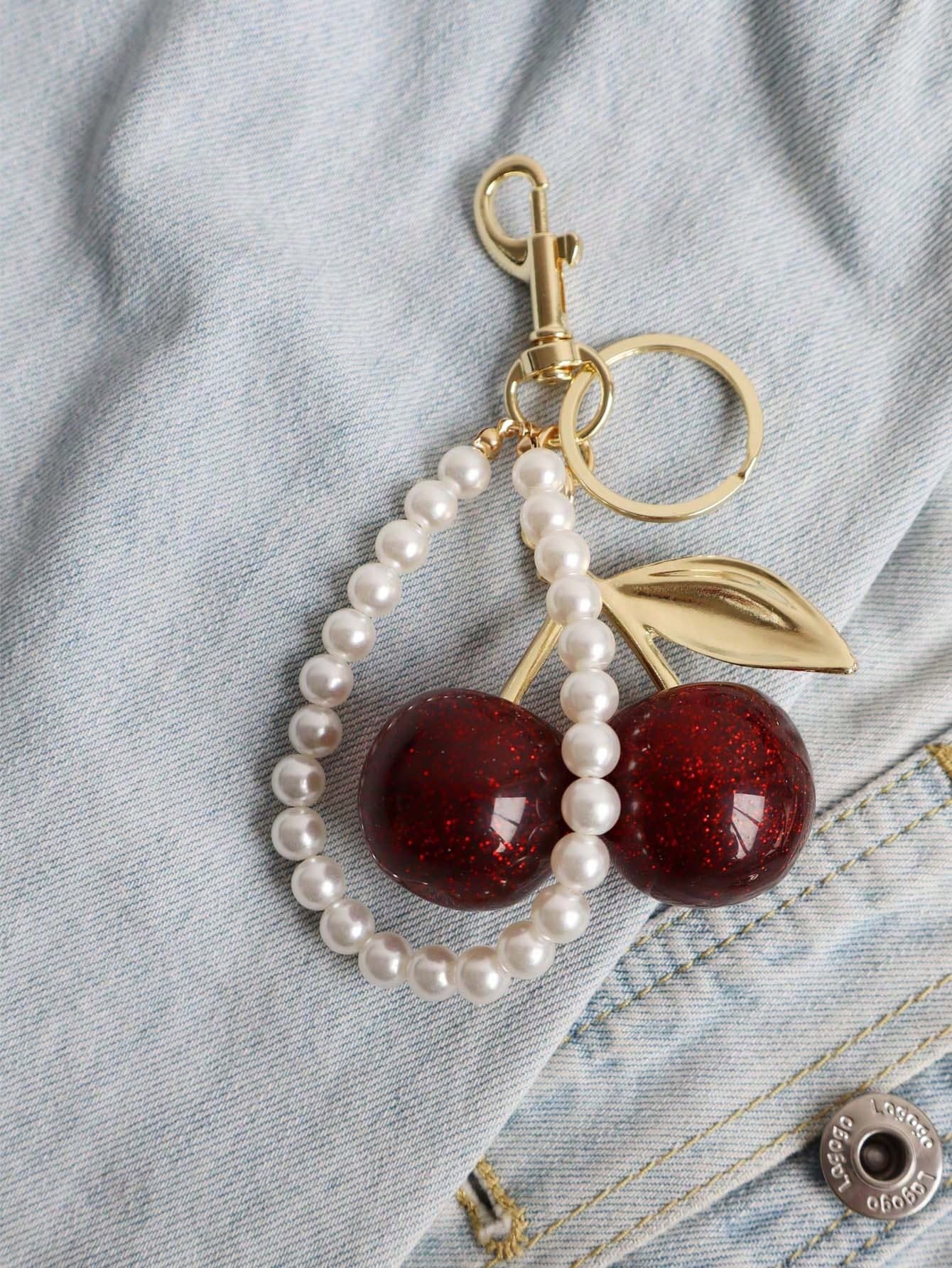 1pc Unique Cherry Keychain With Shiny Resin Pendant - Made Of Alloy Material, Suitable For Women's Wallets And Bags, Bag Charm, Travel, Portable