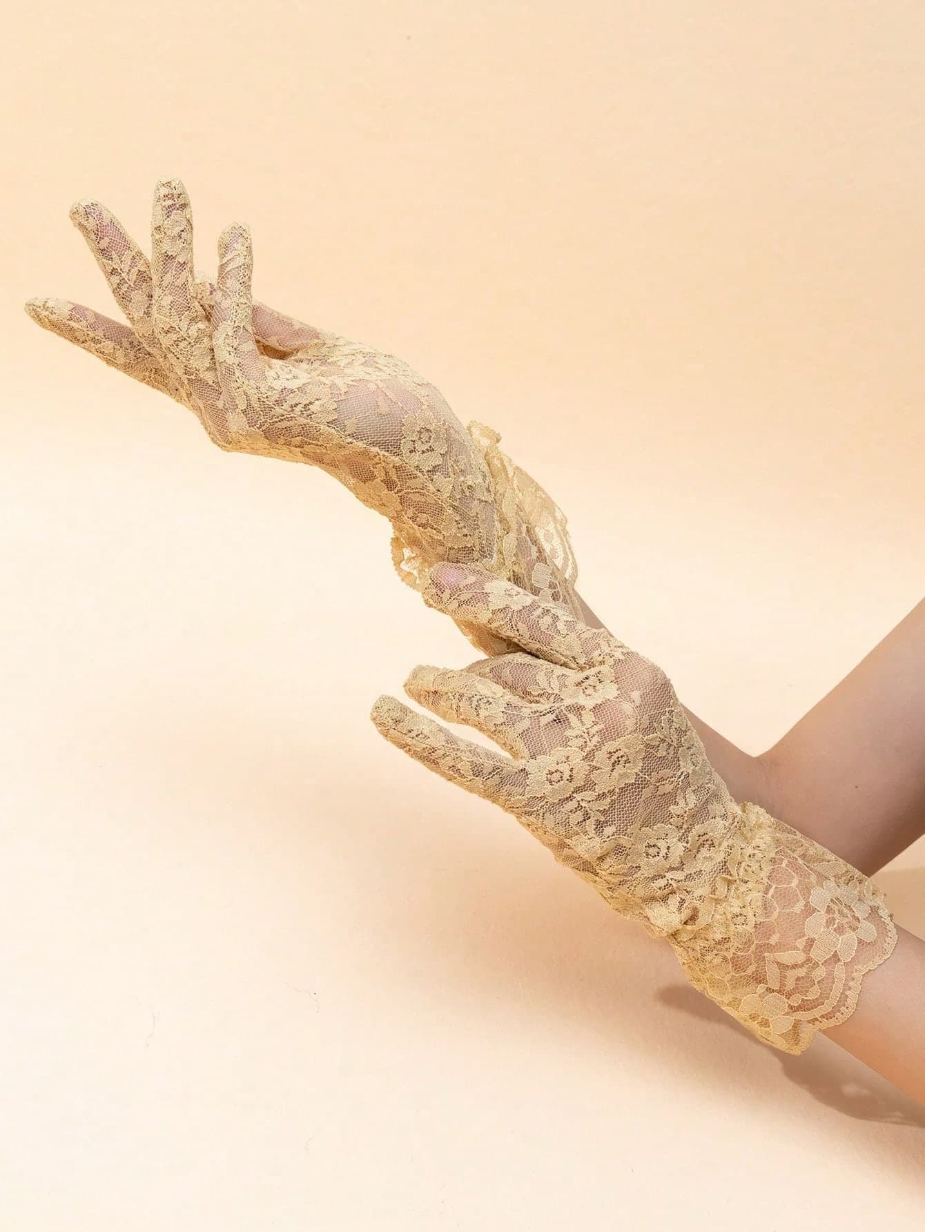 1 Pair Women's Creative Personalized Fashion Design Exquisite Floral Half-Finger Hollow Lace Gloves