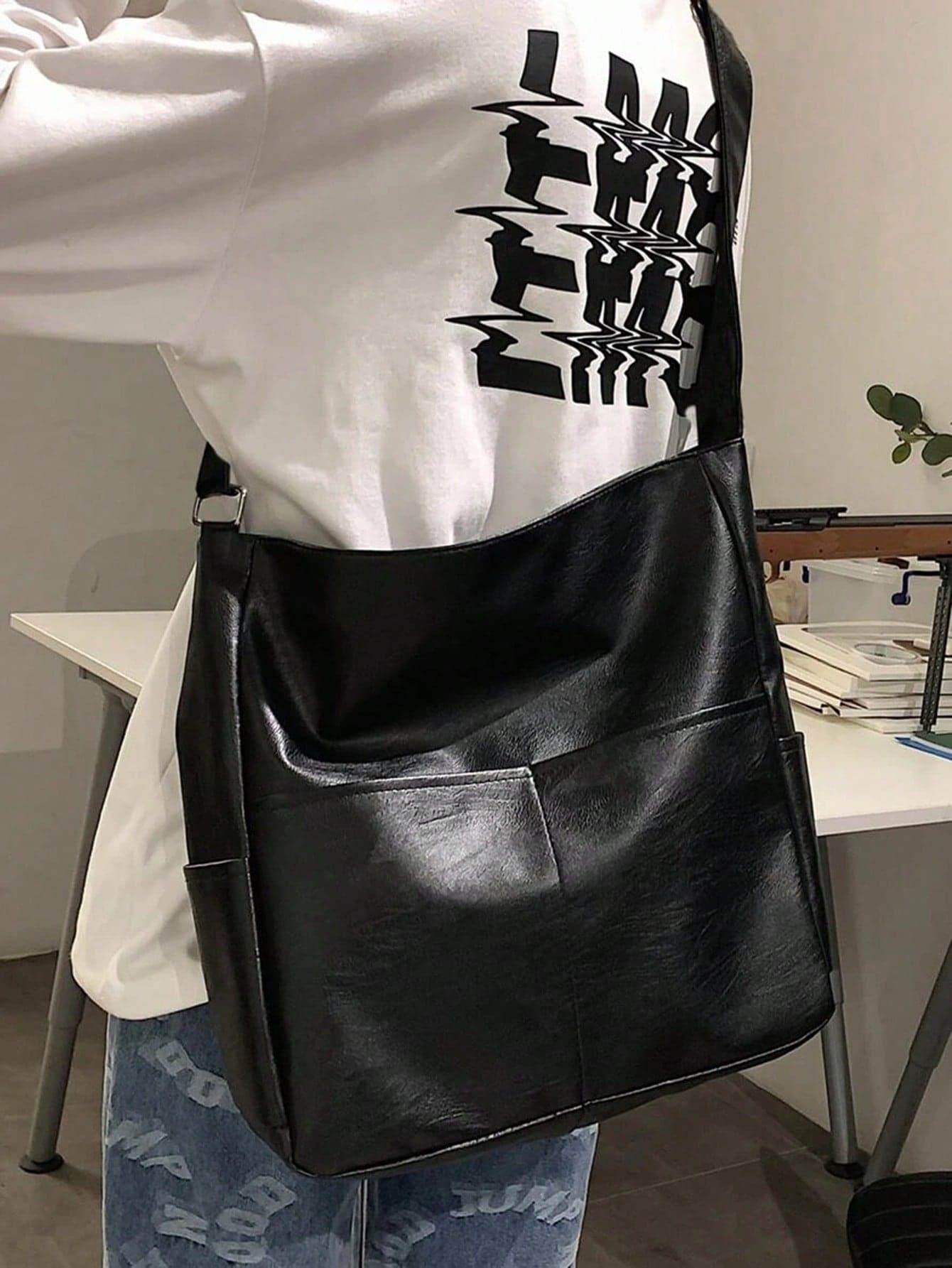 Multifunctional One Shoulder Bag Casual Bag For High School And College Students, Men's Minimalist Crossbody Bag, Father's Day Gift, School/Work/Travel/College/Outdoor/Sports/Dorm Bag, One Shoulder Bag, Handbag, Waist Bag, Beach Bag, Gym Bag, Black, Large Capacity, Multifunctional, Portable, Fashion, Casual, Vintage, Men's Christmas Gift Peach Tree