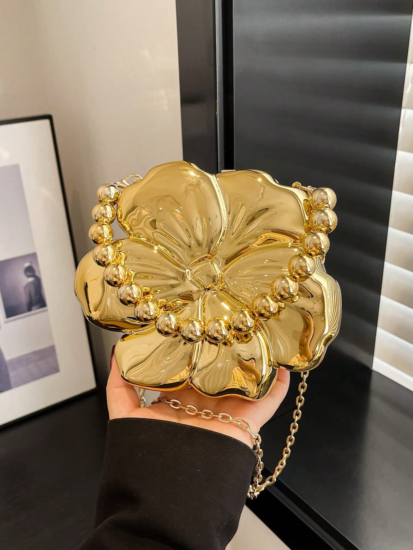 A Golden Solid Color Crossbody Shoulder Bag With Detachable Chain, Magnetic Buckle Unlined Handbag, Y2K Style Acrylic Flower Bag, Suitable For Women