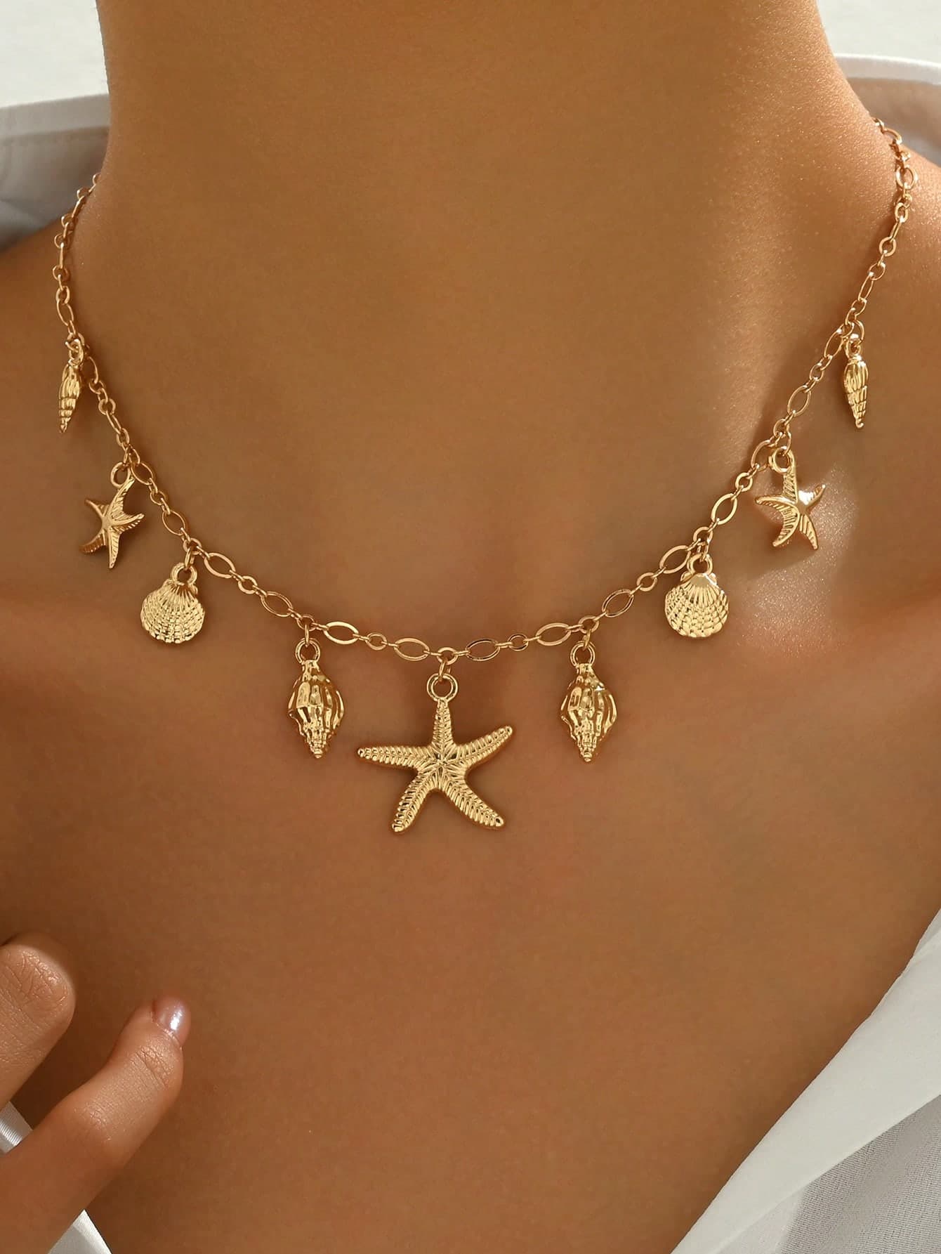 1pc Women's Pendant Necklace, Vintage Bohemian Beach Style Layered Clavicle Chain, Party/Holiday Gift, Versatile Accessory
