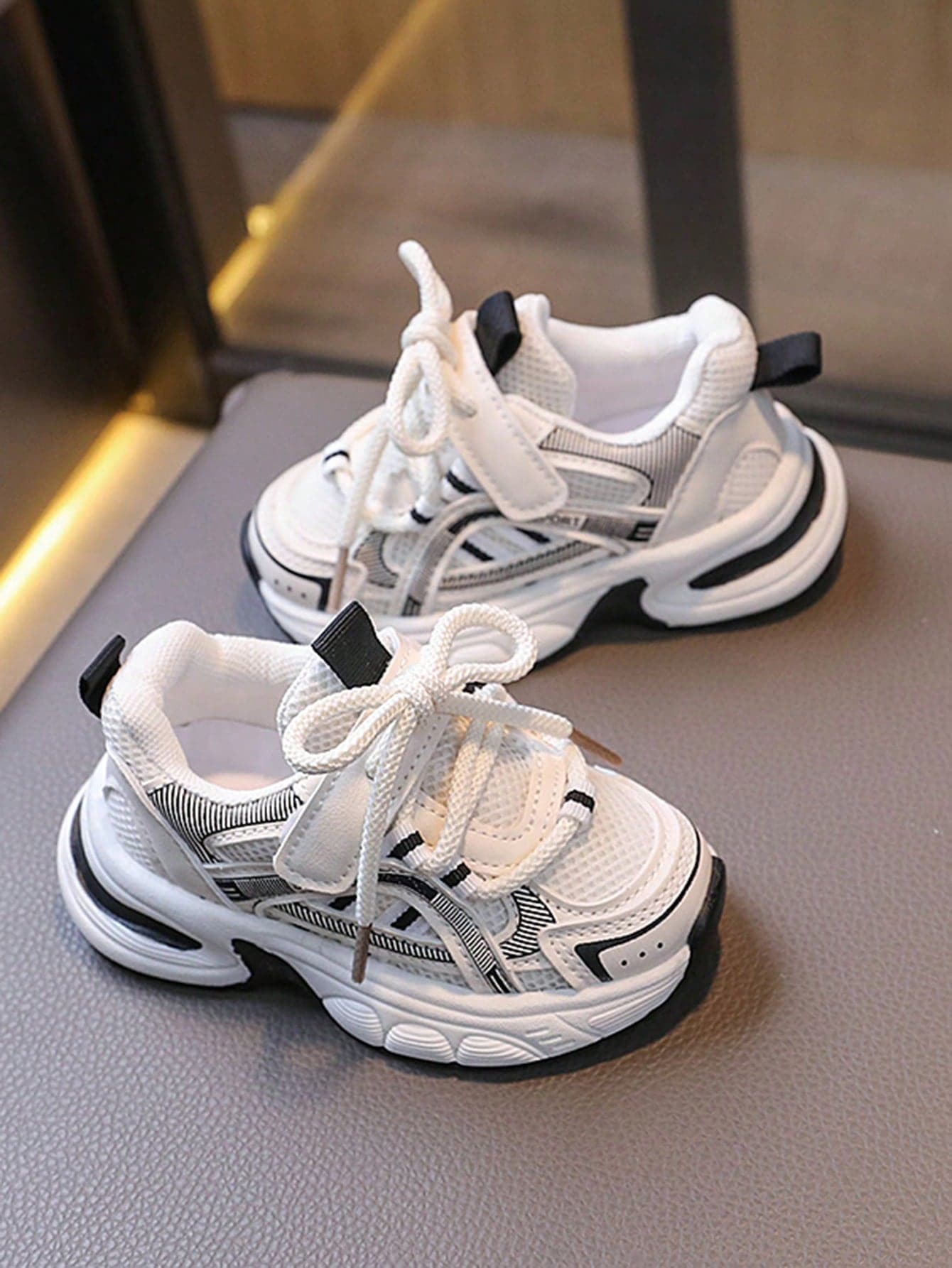 1 Pair Boys' Non-Slip Thick Sole Sports Shoes, Girls' Breathable Mesh Tennis Shoes, Comfortable Versatile Children's Casual Shoes