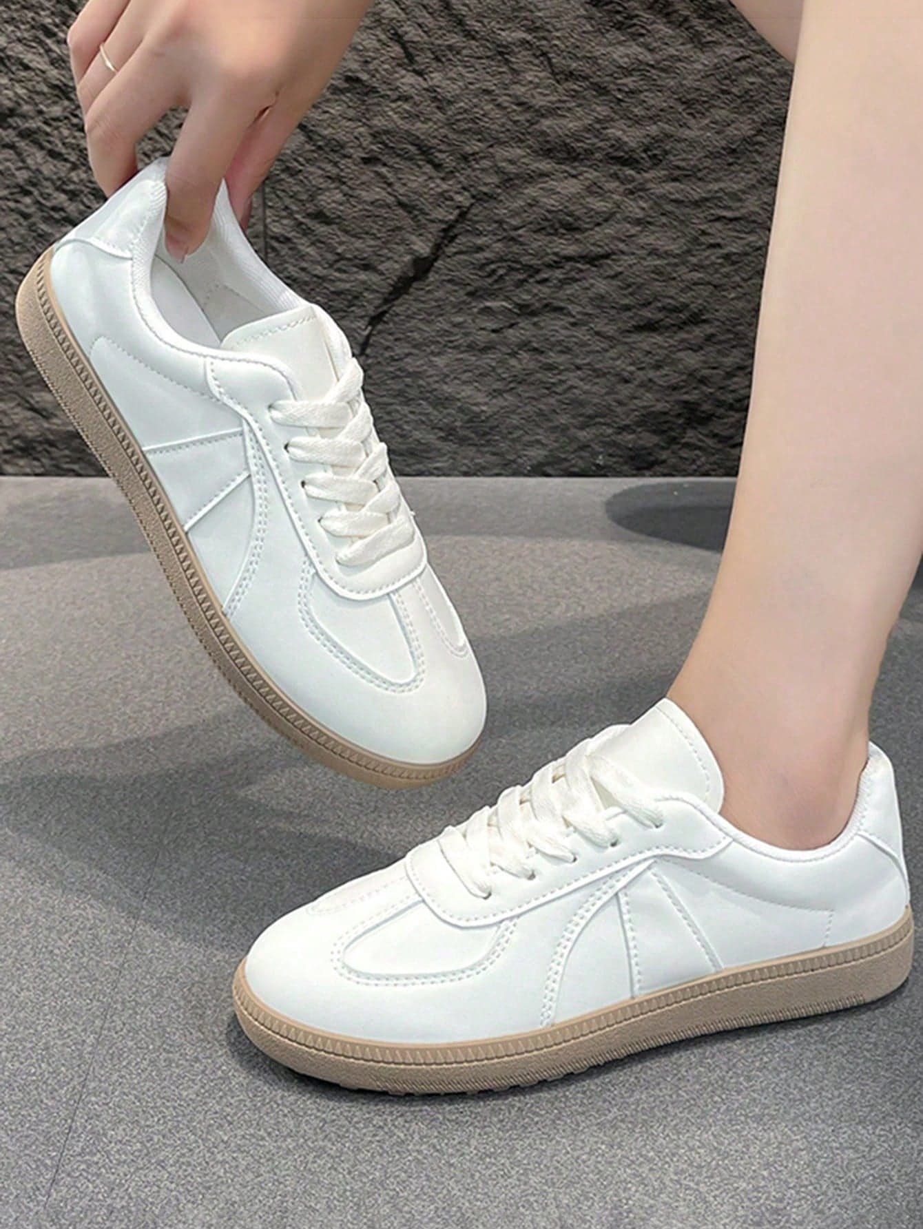 Women's Lightweight Casual Sneakers 2026 New Spring/Autumn Classic Flat Comfortable Outdoor Sports Shoes