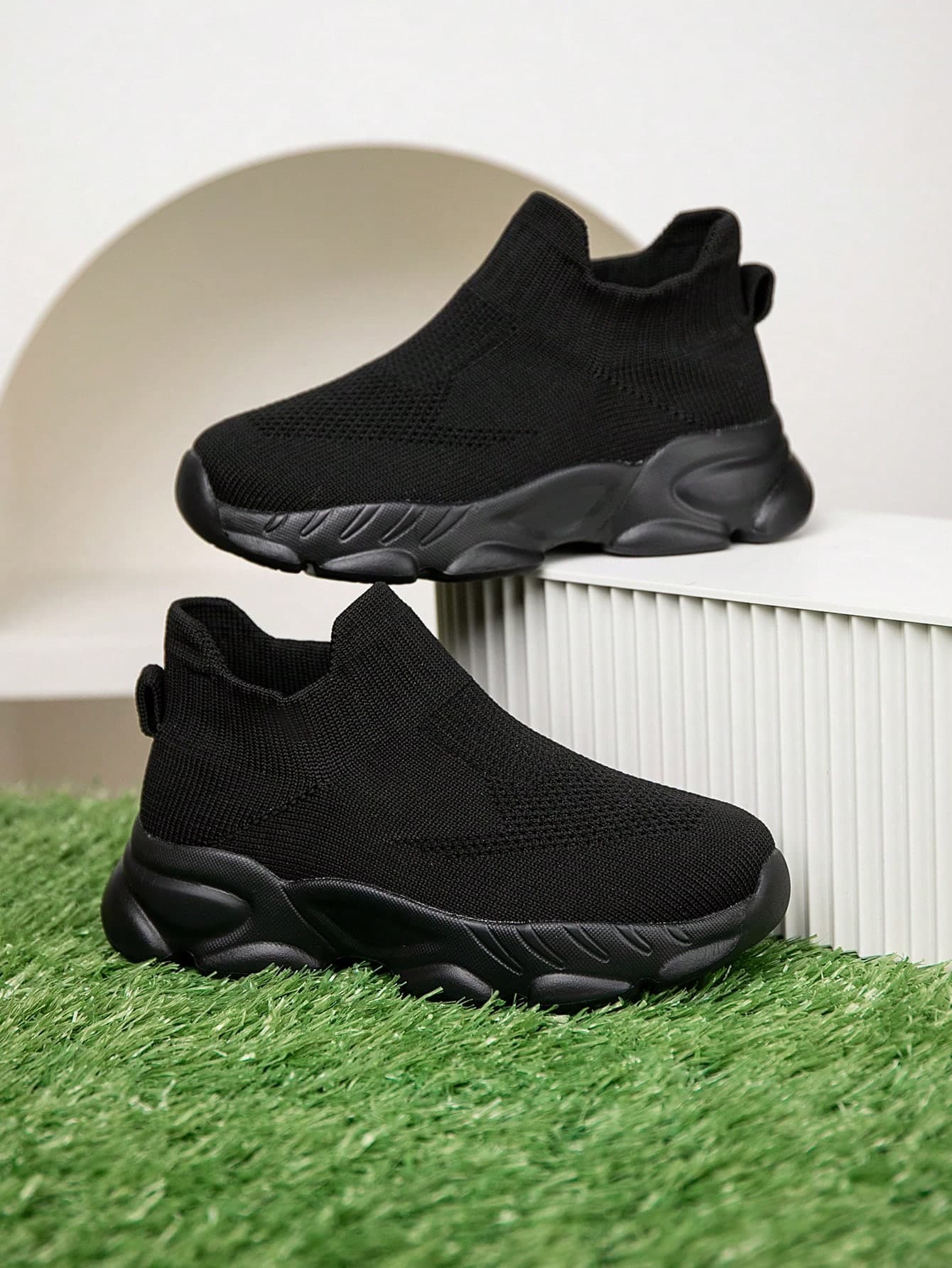 1 Pair Kids Knit Sneakers, Breathable Mesh Running Shoes, Convenient Slip-On, Lightweight, Fashionable Casual Shoes For Students