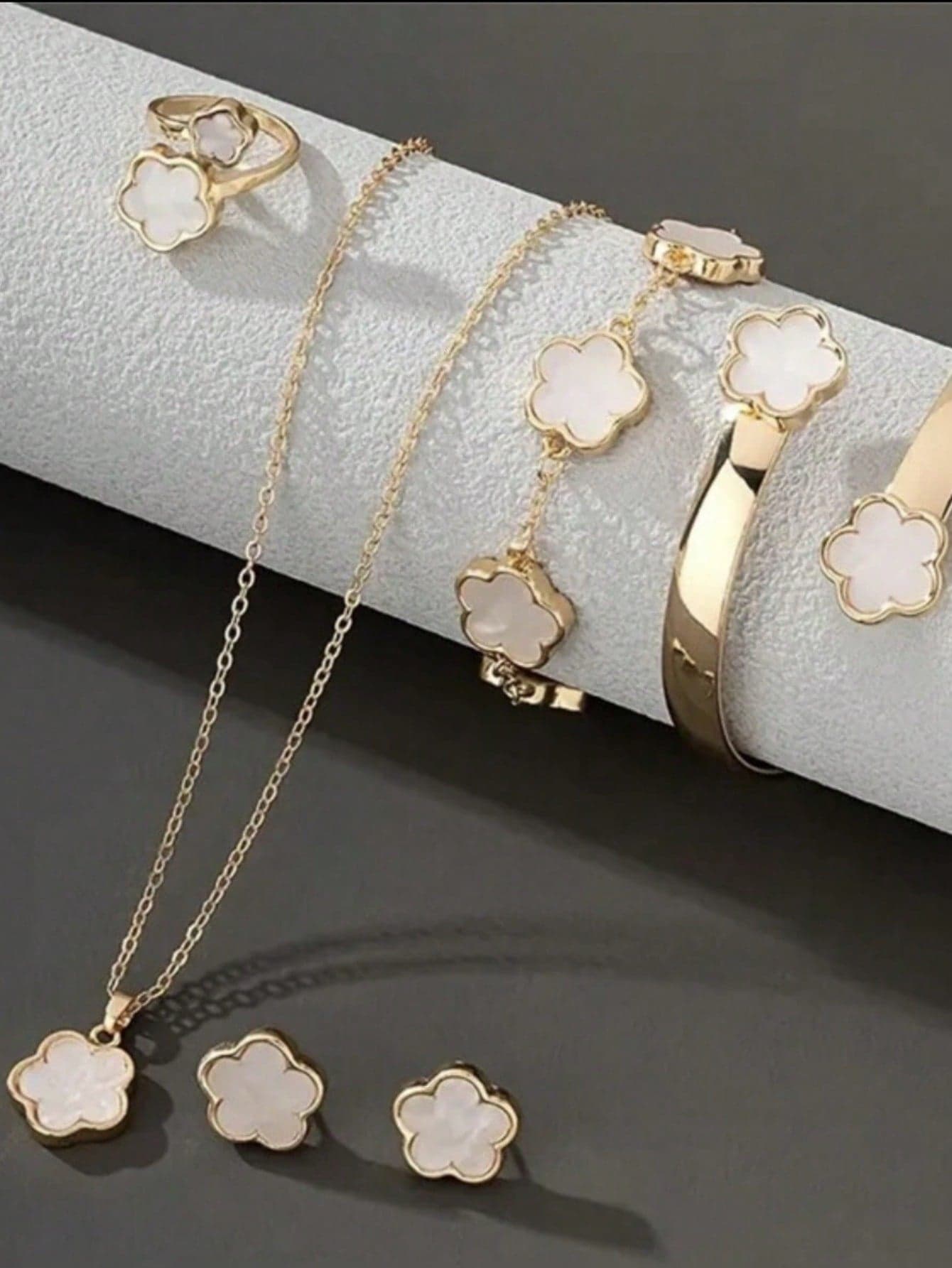 6pcs/Set Necklace, Bracelet, Earrings, Ring, Lucky Flower Necklace, Gold Earrings, Gold Ring, Gold Necklace, Gold Bracelet, Gold Bangle, Girl Jewelry Set, Suitable For Back To School, Party, Holiday