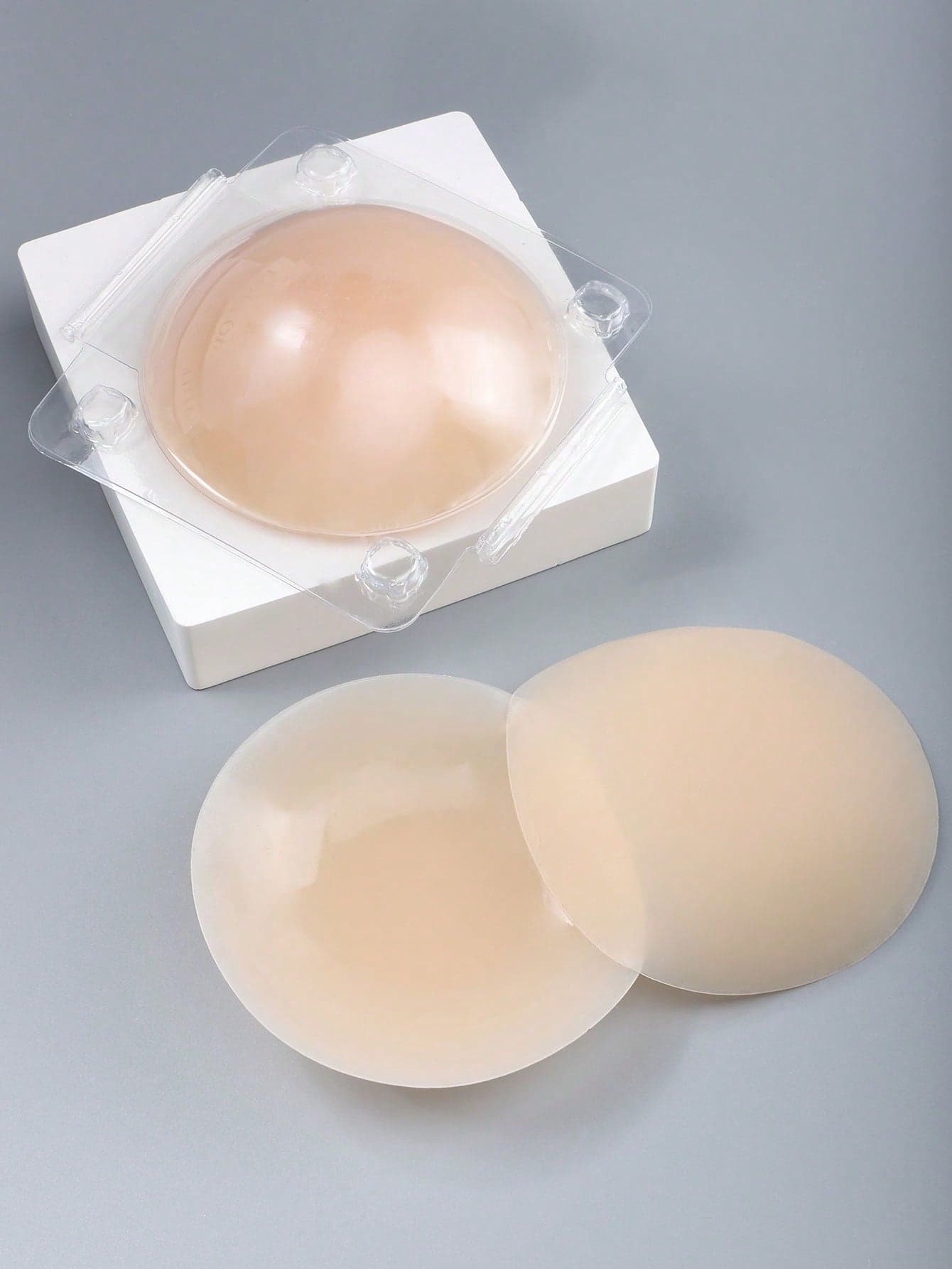 2 Pairs Silicone Nipple Covers, Invisible Liquid Glue-Free Breast Petals, Seamless Nipple Covers, Reusable