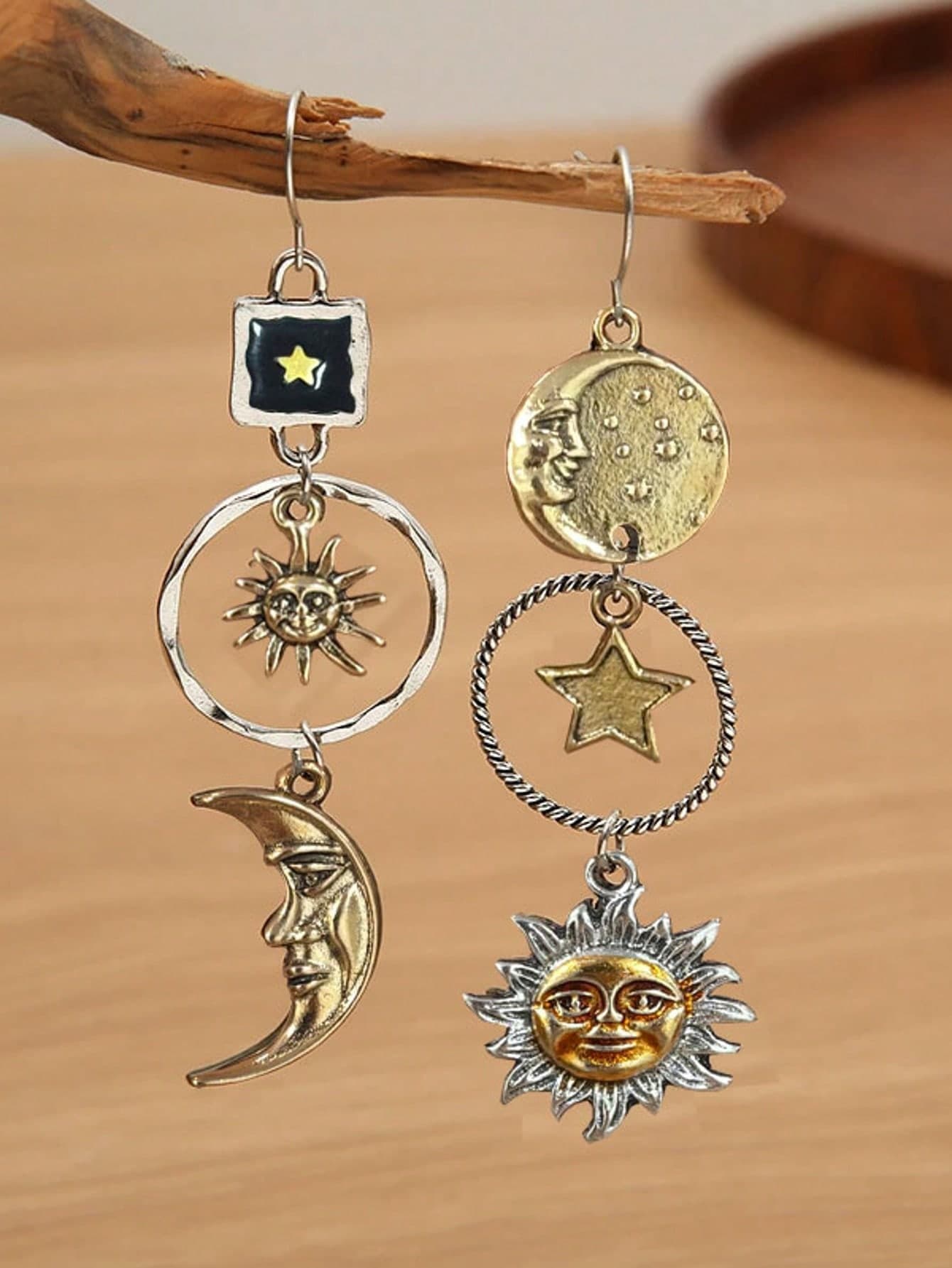 1 Pair Vintage Moon & Sun Design Drop Earrings, Fashionable Accessories Suitable For Men