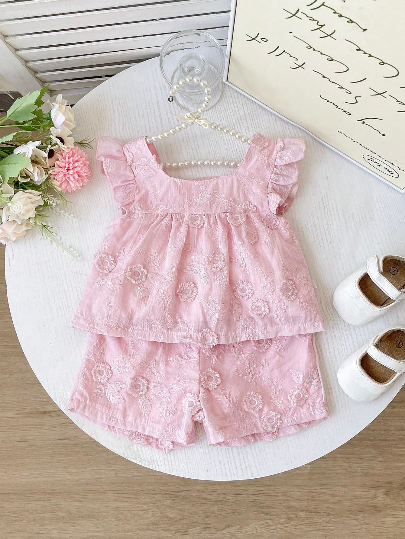 SHEIN Playful Pals 2pcs/Set Baby Girls 0-3 Years Floral Embroidered Collar Blouse And Shorts Set, Sweet And Lovely, Spring/Summer