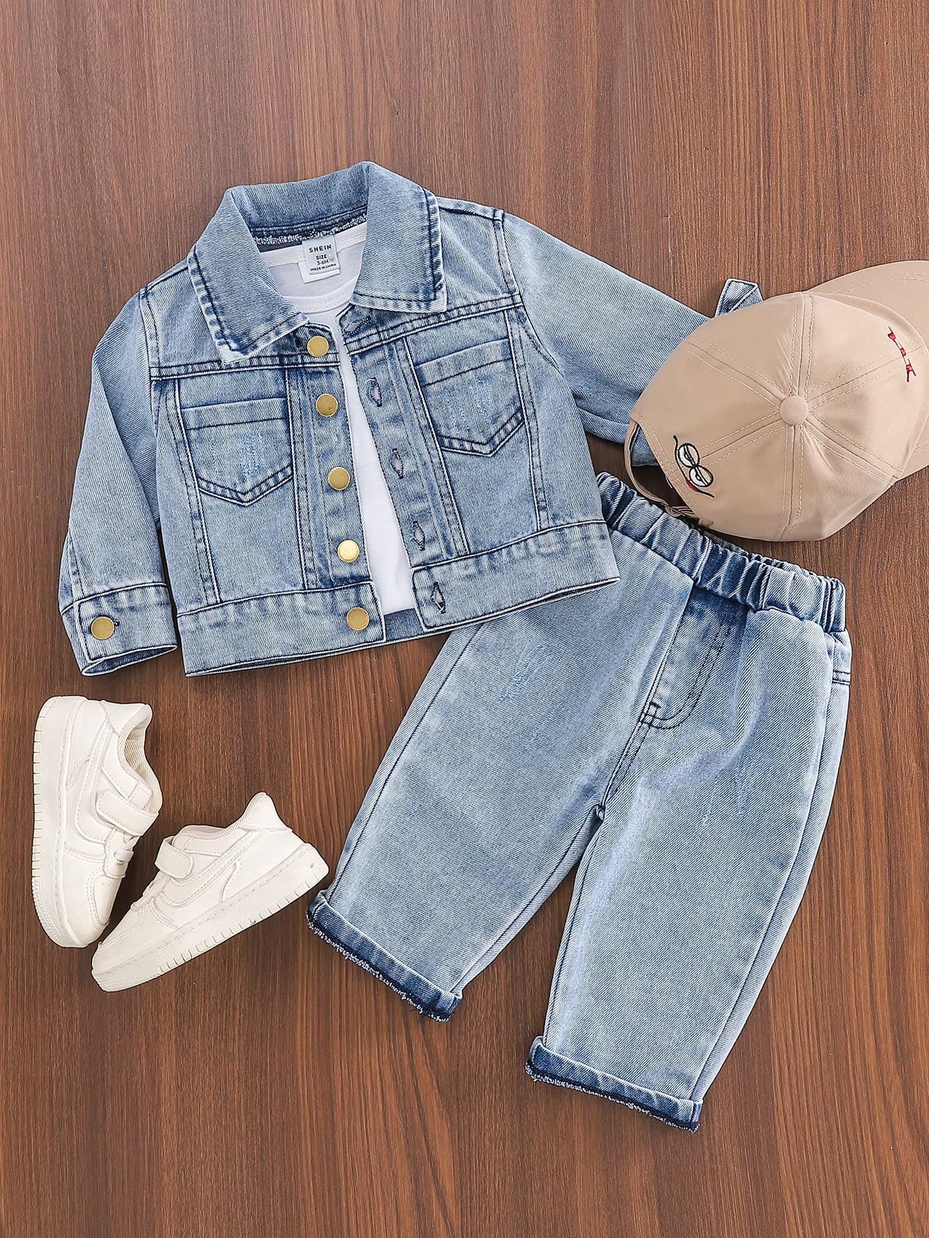 SHEIN 2pcs/Set Baby Boys Casual Vintage Washed Blue Denim Lapel Jacket Top And Faded Denim Jeans Pants Outfit Comfortable All-Match Autumn Vacation Set