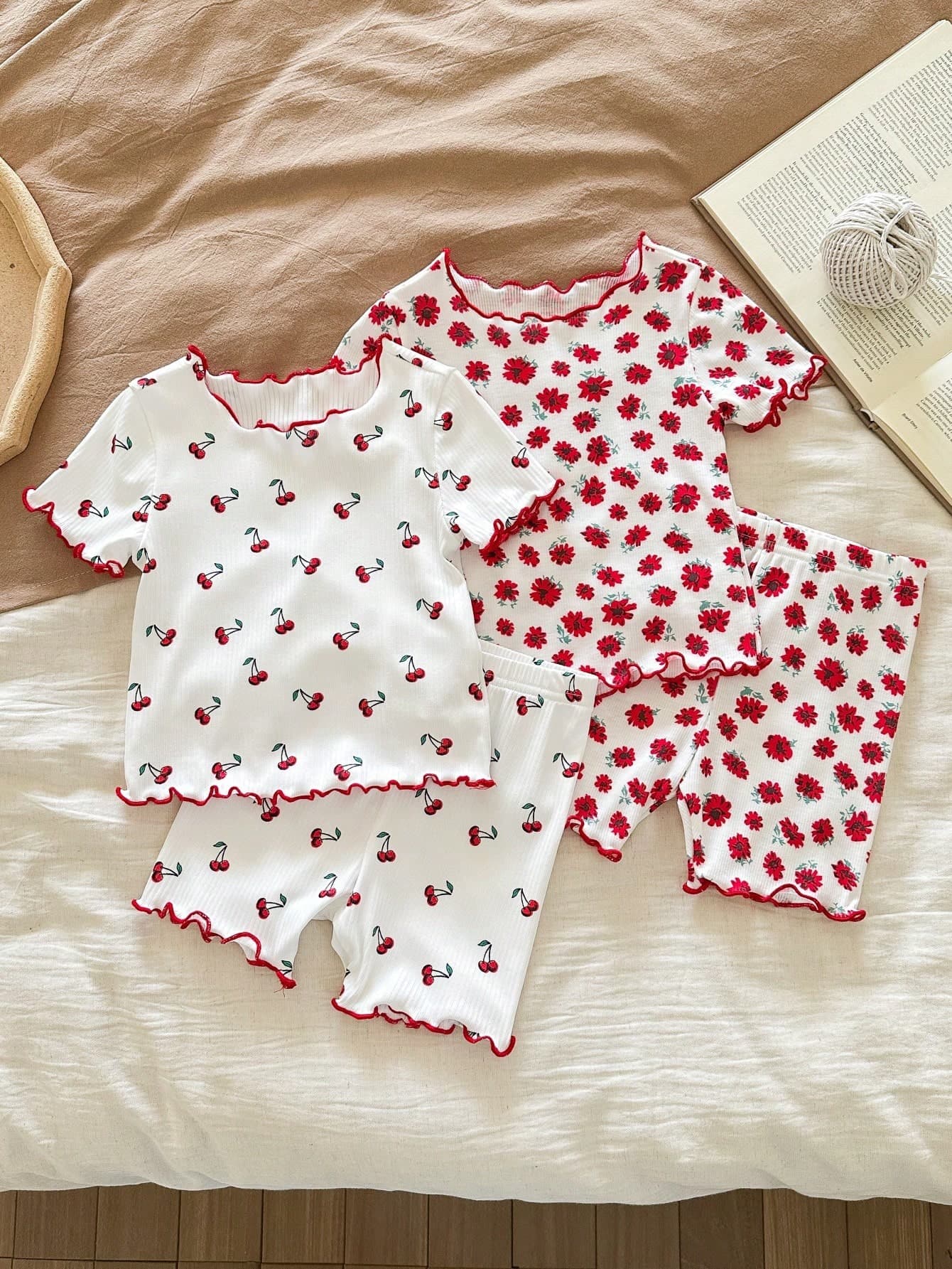 SHEIN LMoss Kids 4pcs/Set Cute Floral Graphic Pattern Ruffle Round Neck Short Sleeve Top & Shorts, Baby Girl Casual Comfy Sleepwear Set, Summer Cartoon