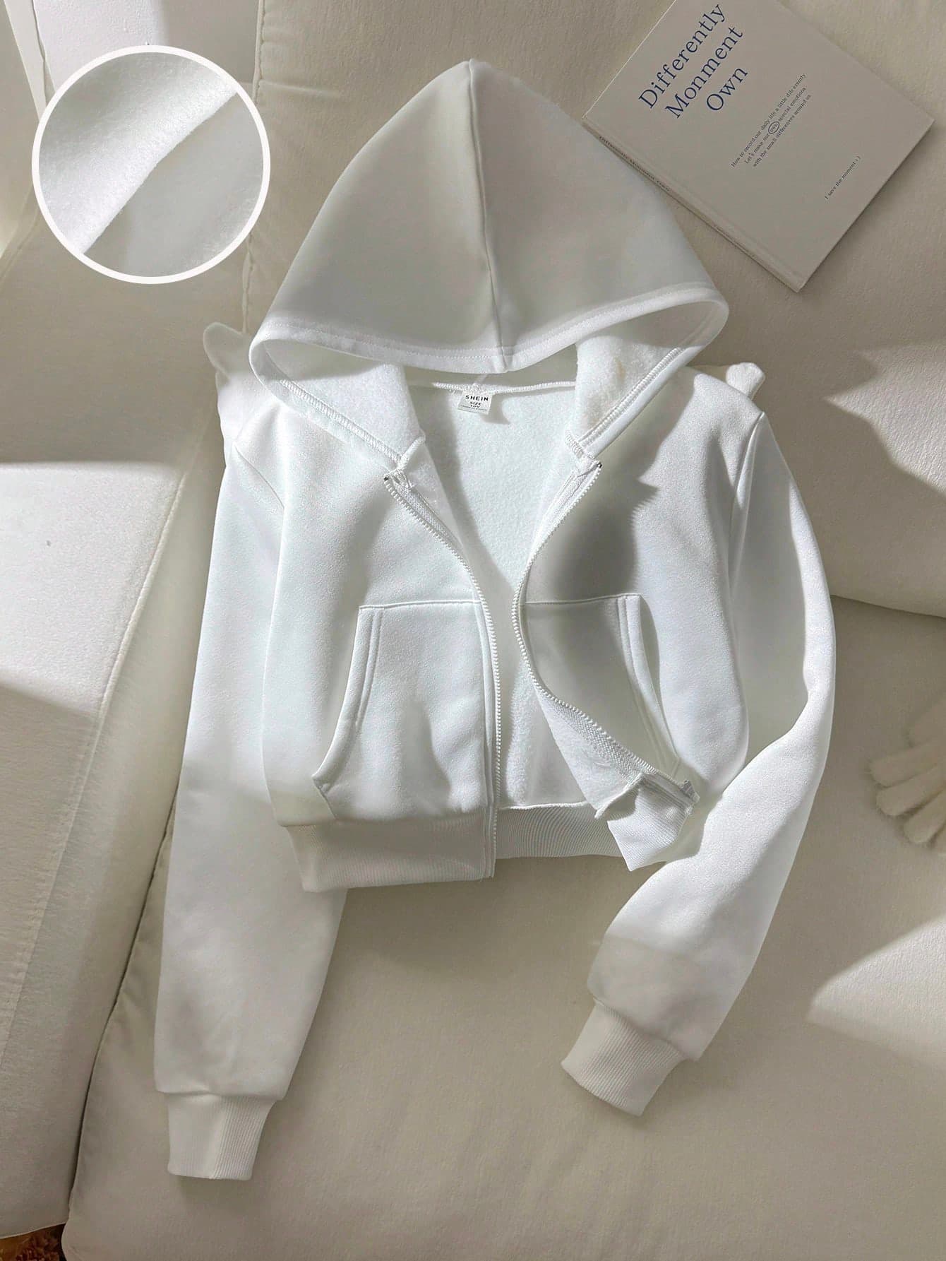 SHEIN Tween Girl Loose Casual White Basic Autumn School Back-To-School Minimalist Comfortable Streetwear Zippered Pocket Short Zip-Up Hooded Sweatshirt