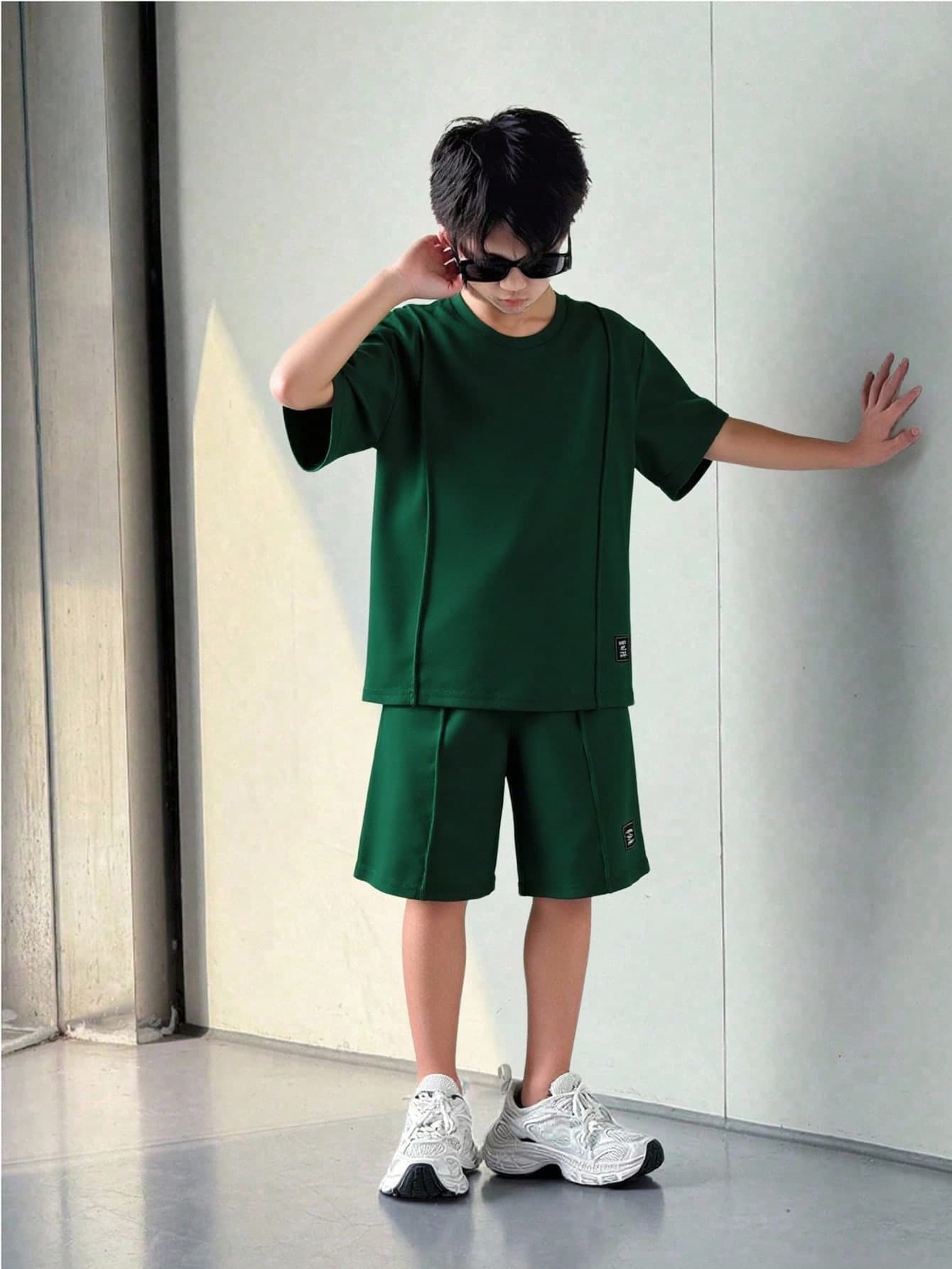 SHEIN Mirajuku Tween Boy 2pcs Set Casual Solid Color Short Sleeve T-Shirt And Shorts, Summer