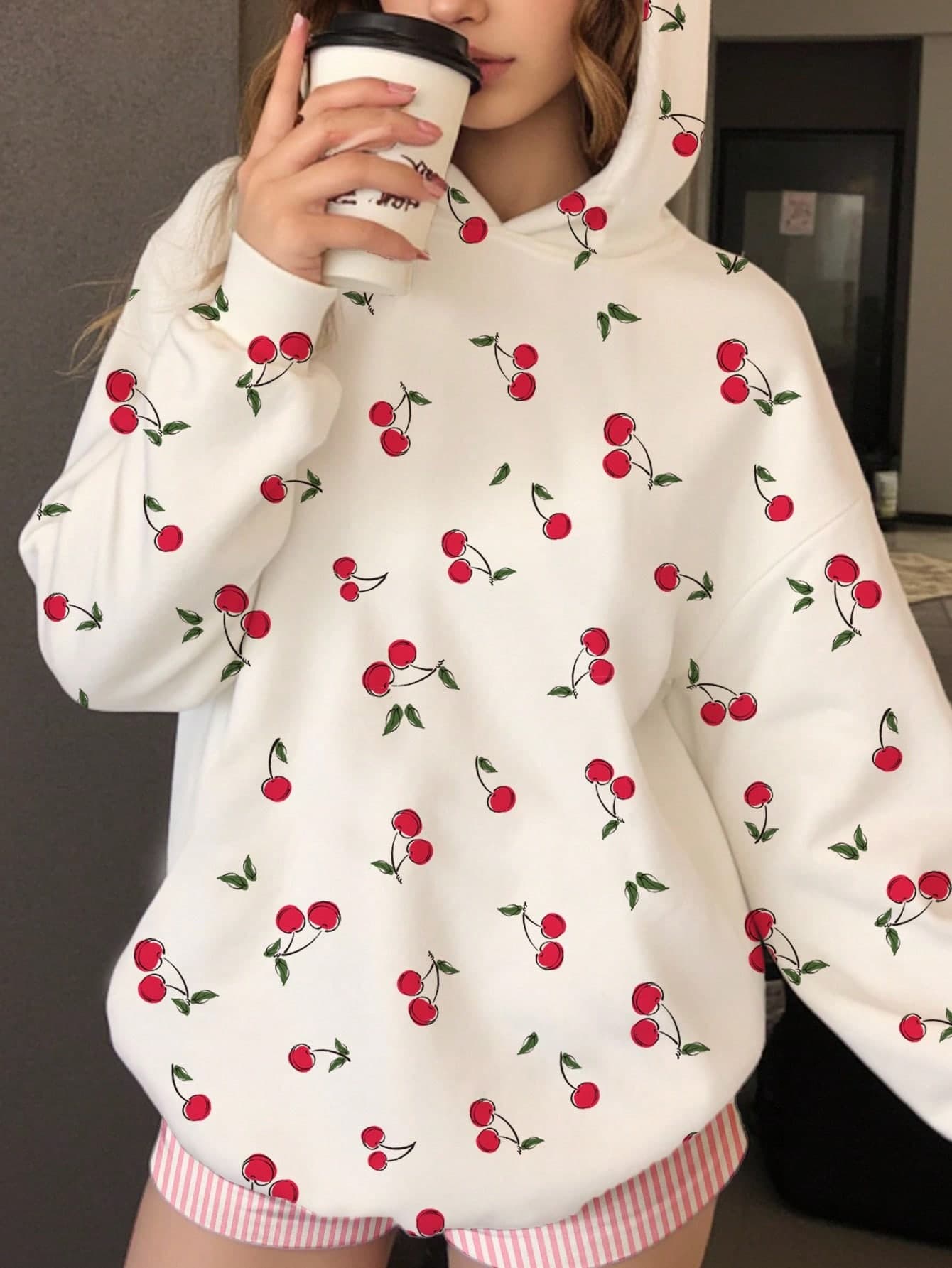 SHEIN Leap Crew Teen Girl Cream White, Retro Mini Cherry Pattern, Casual Loose Comfortable Sweatshirt For Autumn, Cute, Sweet 16, Graphic Sweatshirt, Fall, Back To School Wear
