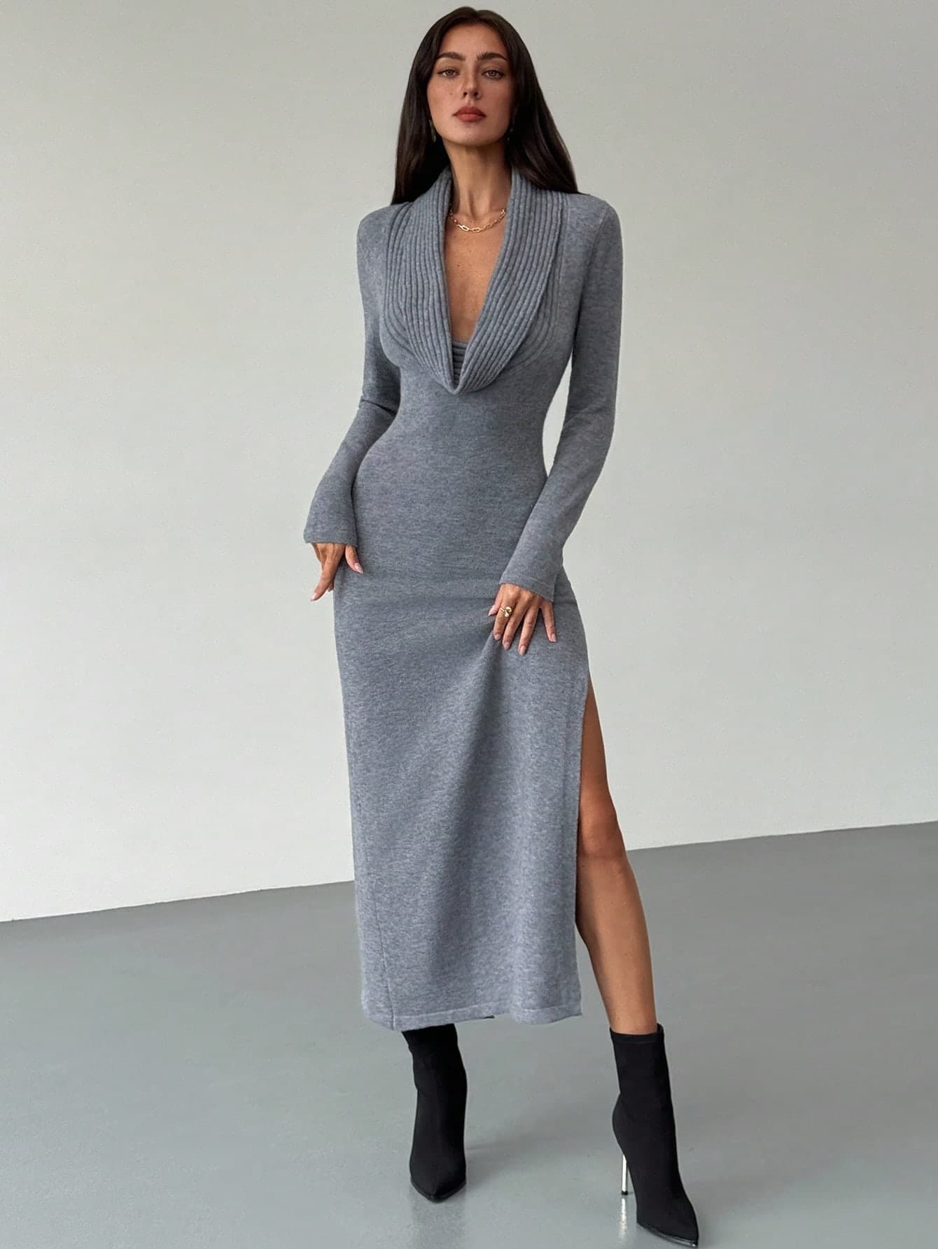 Aloruh Autumn/Winter Minimalist Turtleneck Long Sleeve Bodycon High Slit Knit Sweater Dress, Versatile Layering,Fall