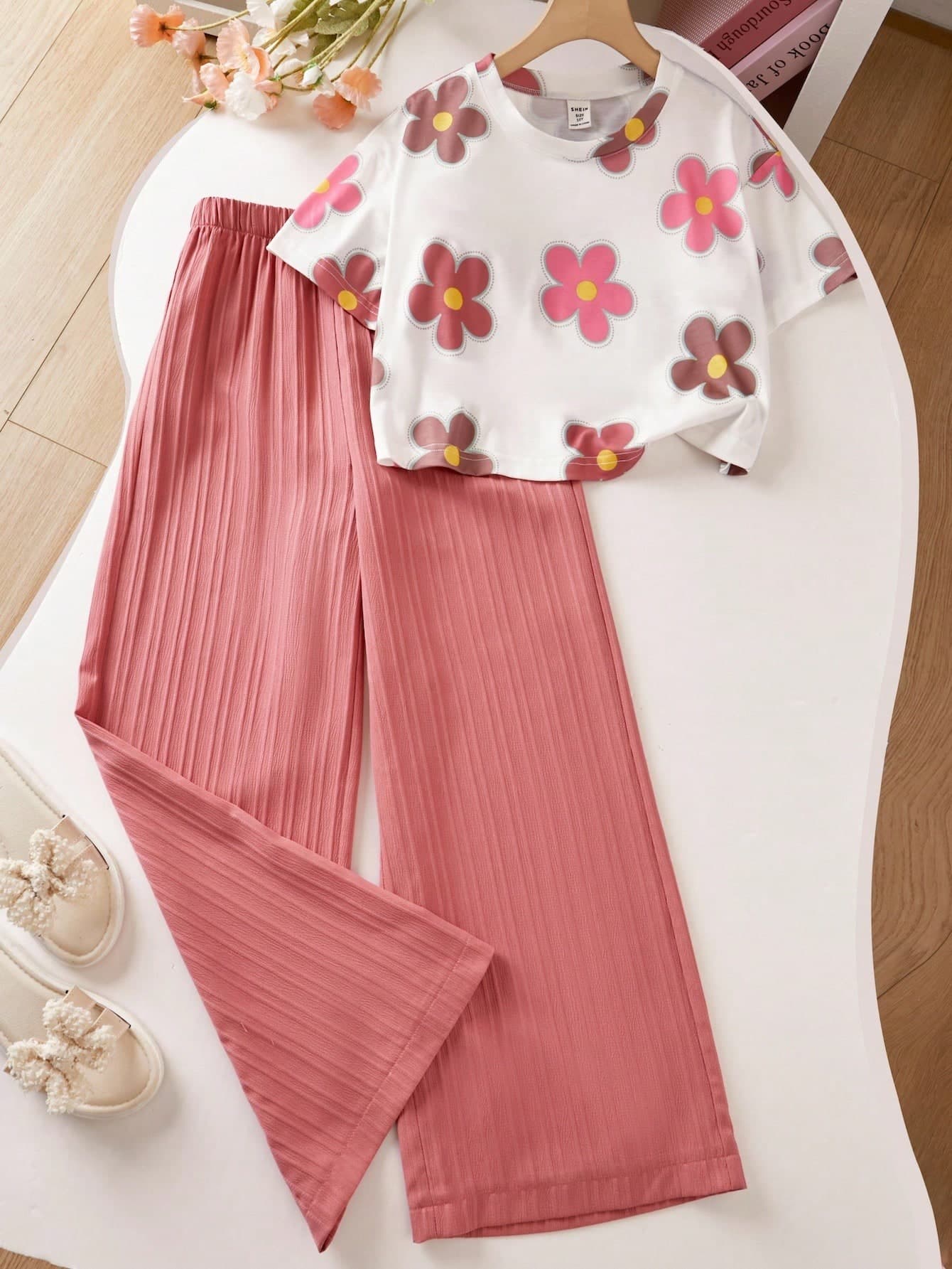 2pcs/Set Girls Floral All-Over Print T-Shirt And High Waist Textured Wide Leg Pants Set