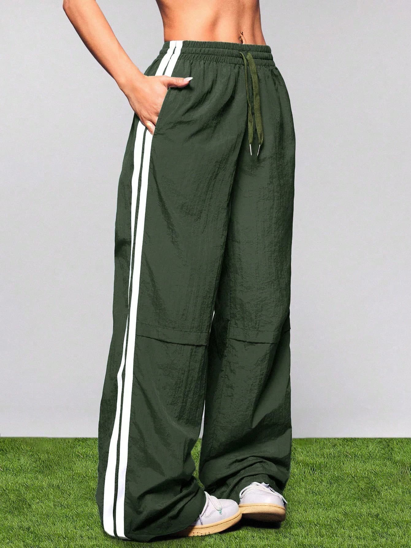 SHEIN Cheerettes Women's Summer&Spring Gym Sportswear Drawstring Waist Side Stripe Waist Pockets Striped Wide Leg Loose Casual&Workout Sports Pants
