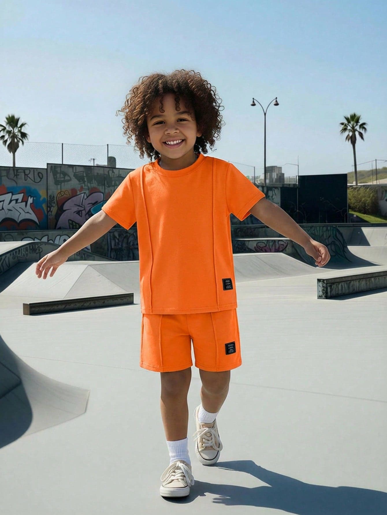 SHEIN Young Boy Round Neck Casual Short Sleeve T-Shirt And Shorts Set, Spring/Summer, School, Campus, College Summer Holiday