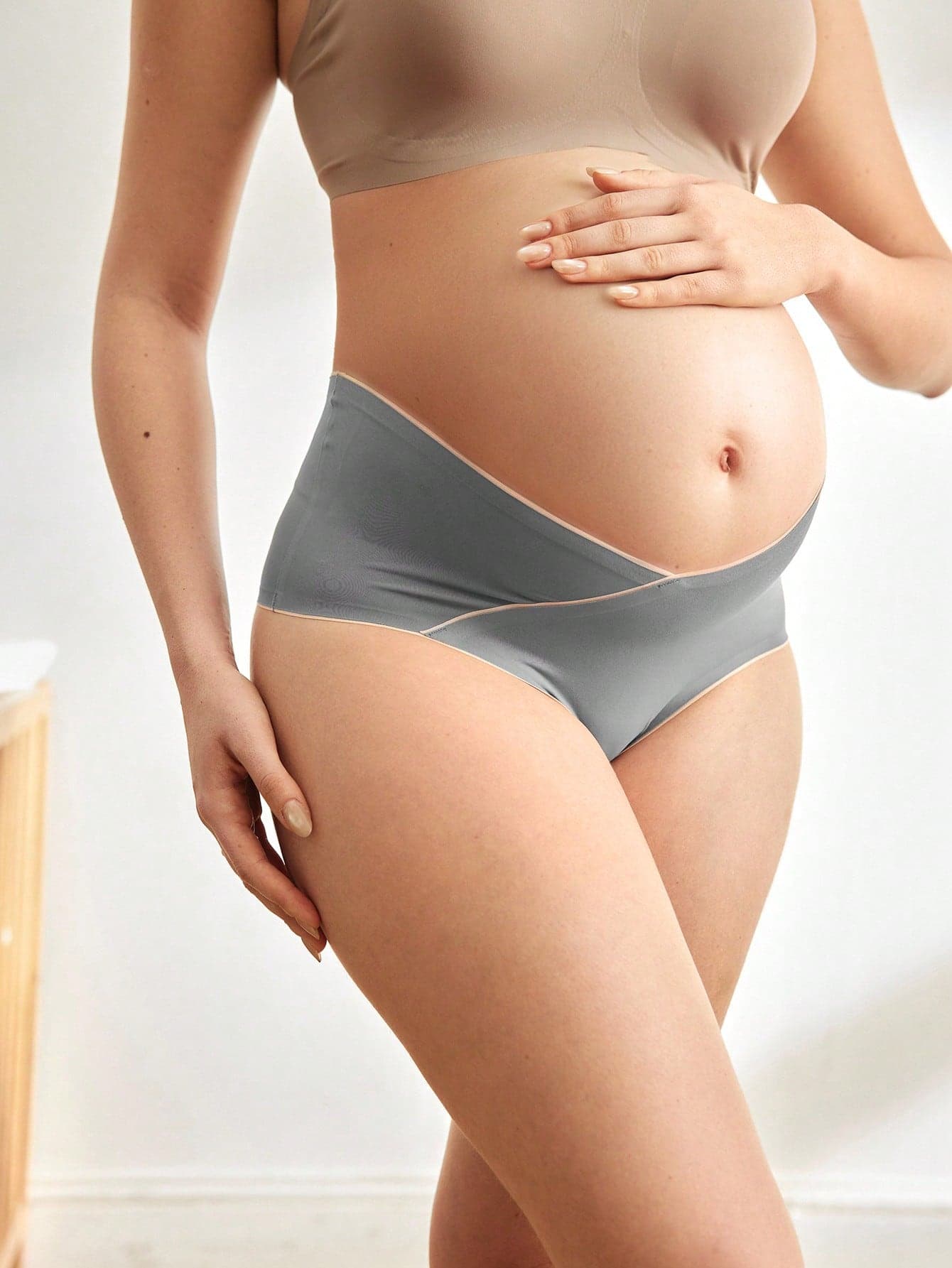 Moonlight&Mama Maternity Contrast Color Trim Low Waist Seamless Comfortable Panties