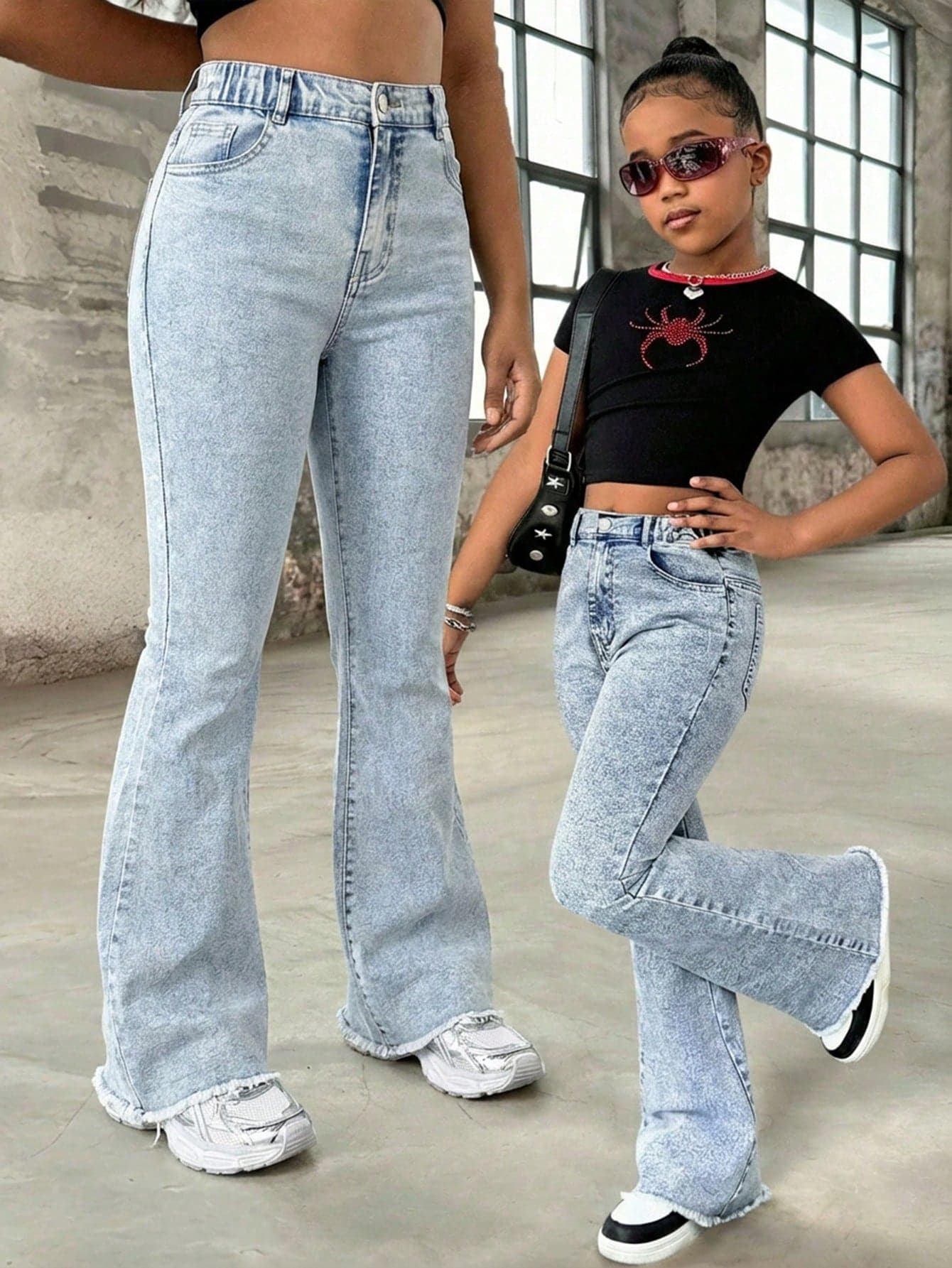 SHEIN Girls' Stretch Flared Jeans,Light Blue Retro Wash Y2K Style Loose Leg Denim Pants,Autumn Streetwear School Back-To-School Fashionable Versatile Jeans