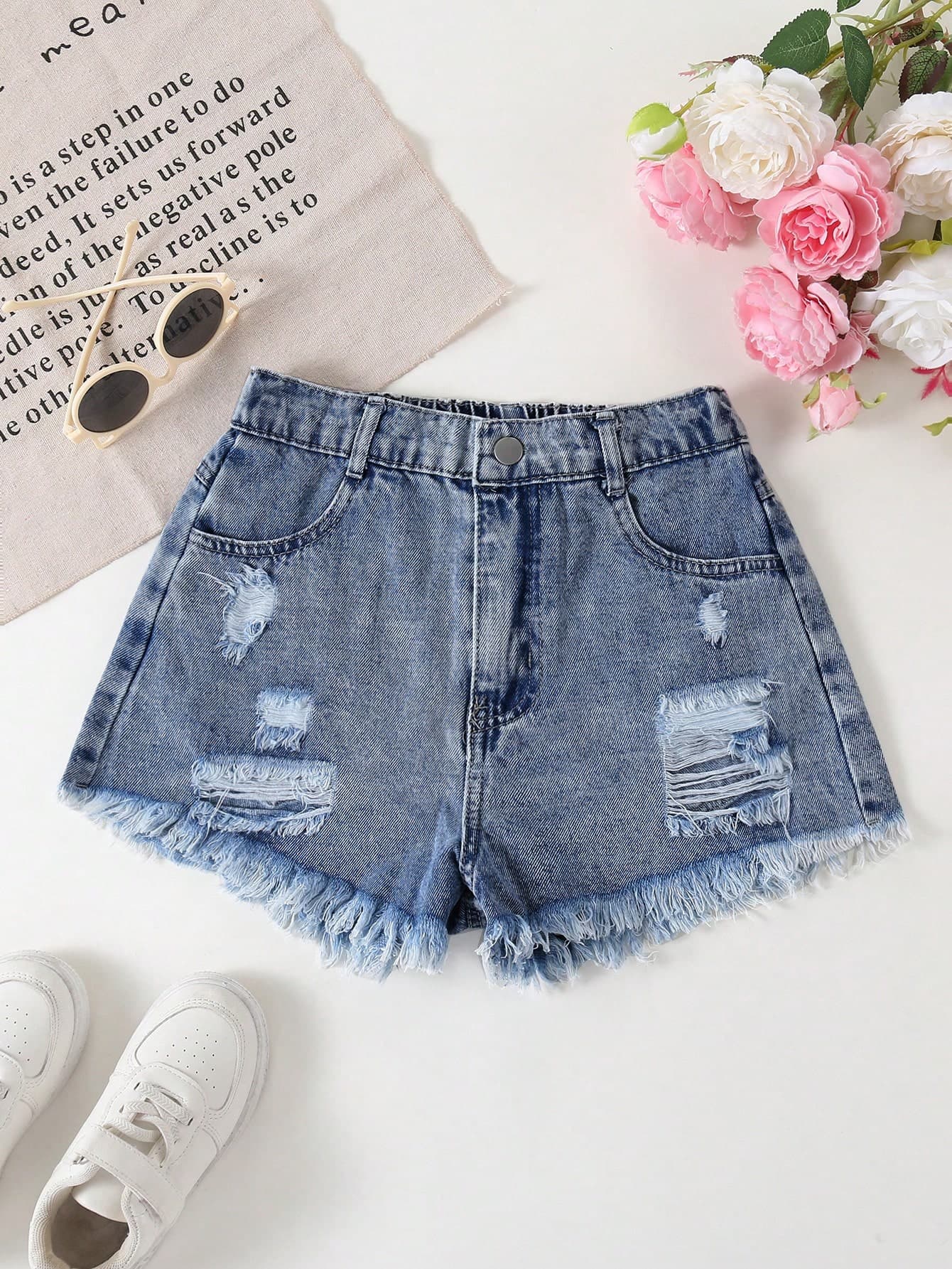 SHEIN Tween Girls Y2K Style Jeans, Vintage Light Wash Distressed, Ripped, Frayed, Relaxed Fit, Soft & Comfortable Fabric, & Versatile, Girls Denim