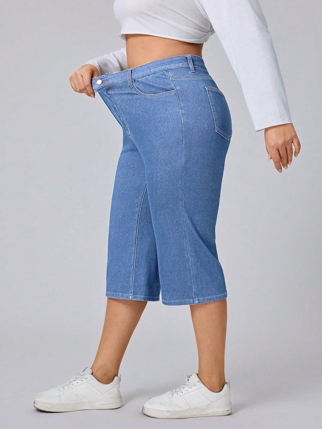 Flexra Plus Size Women Elastic Casual Straight Leg 3/4 Jeans