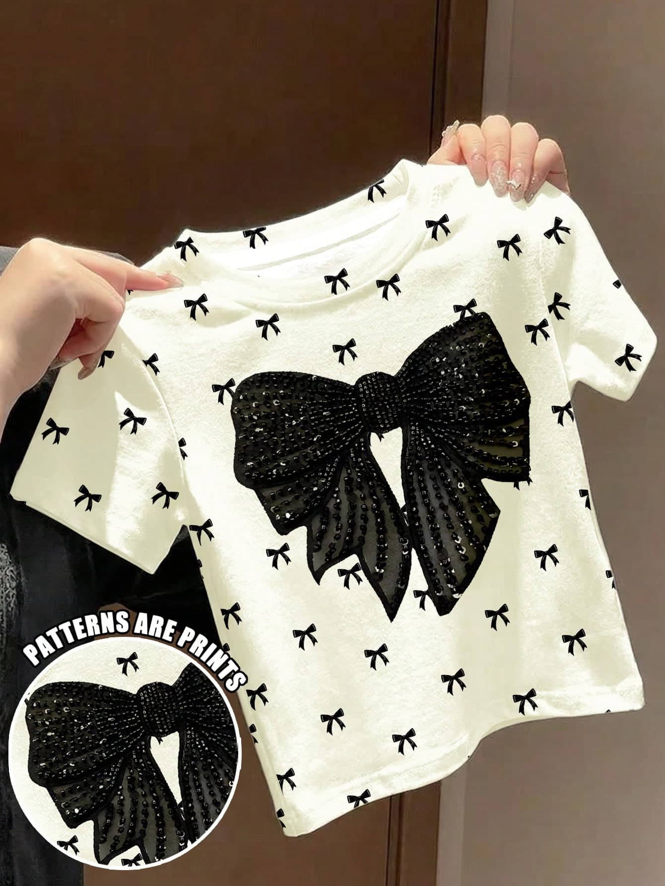 SHEIN Young Girl Blue Summer First Birthday T-Shirt,Cute Ballerina Style Mini Bow Print,Elegant Black Bow Pattern,Chic Round Neck Short Sleeve Baby Tops