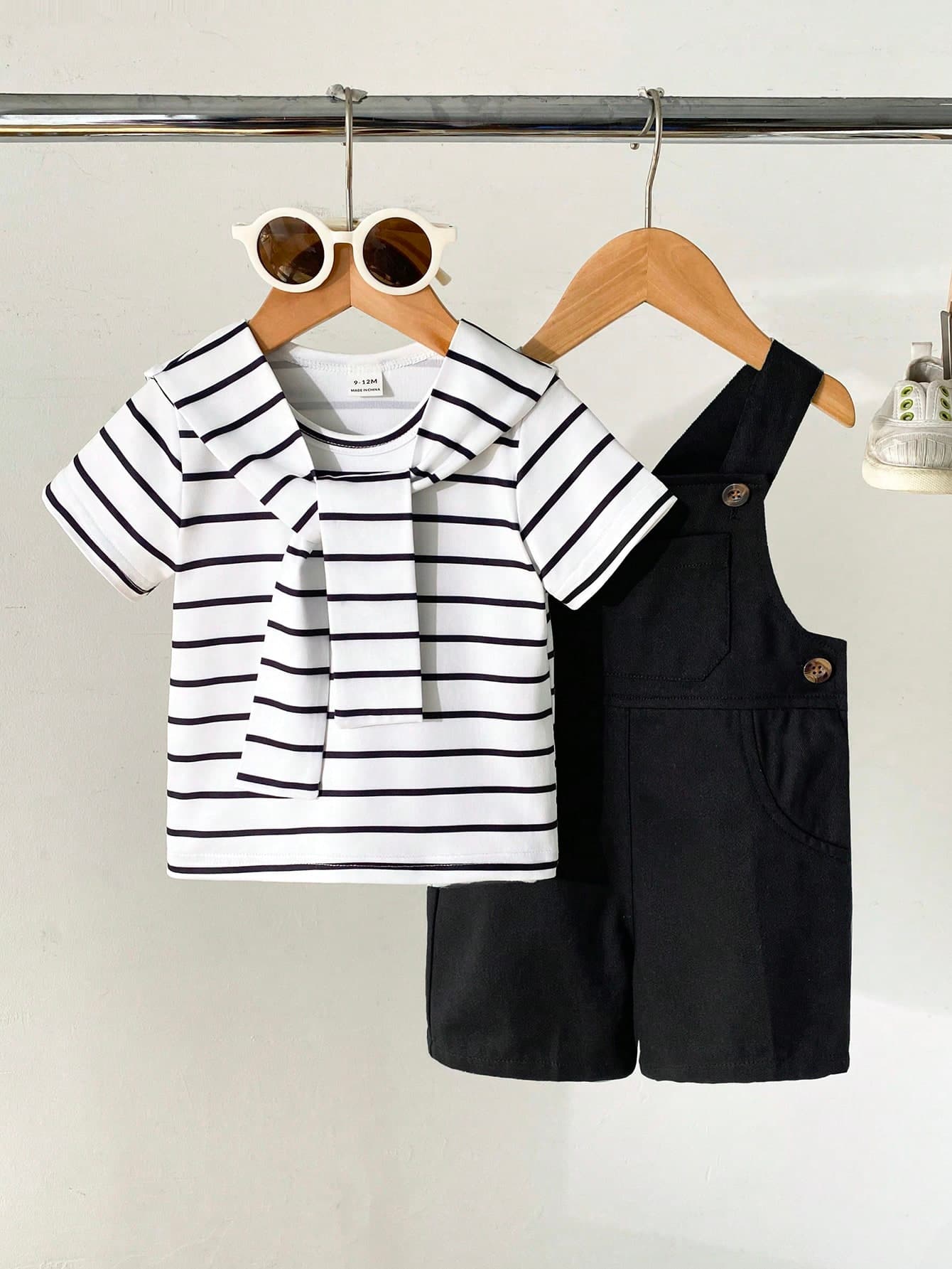 SHEIN Playful Pals 3pcs/Set Baby Boy Black And White Striped Summer Family Matching Short Sleeve T-Shirt,Adjustable Denim Bib Overalls,Casual Infant Toddler Clothing