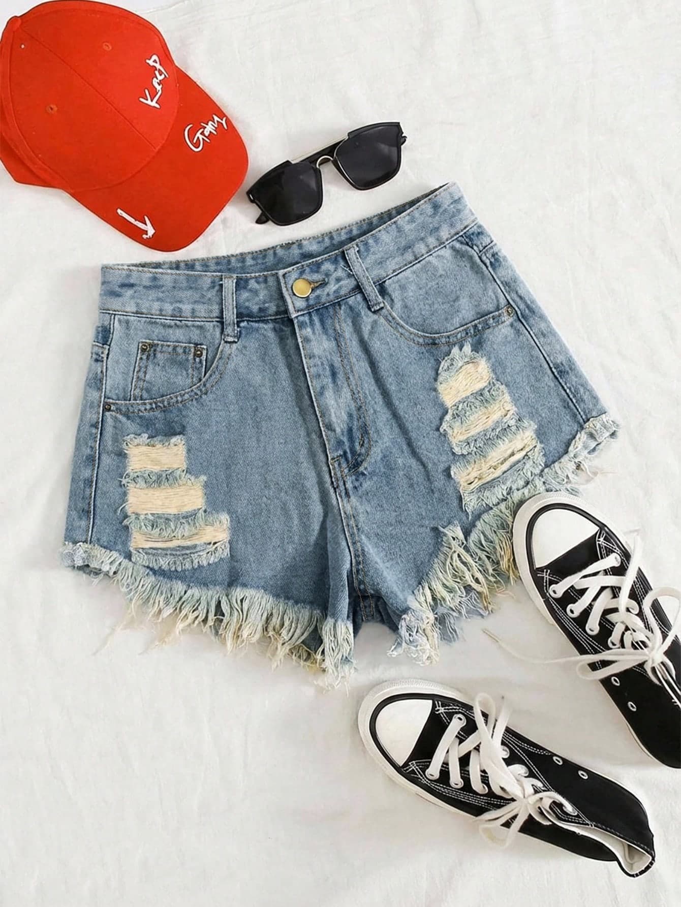 SHEIN EZwear Women's Casual Distressed Denim Shorts With Pockets And Frayed Hem, Versatile For Daily Wear