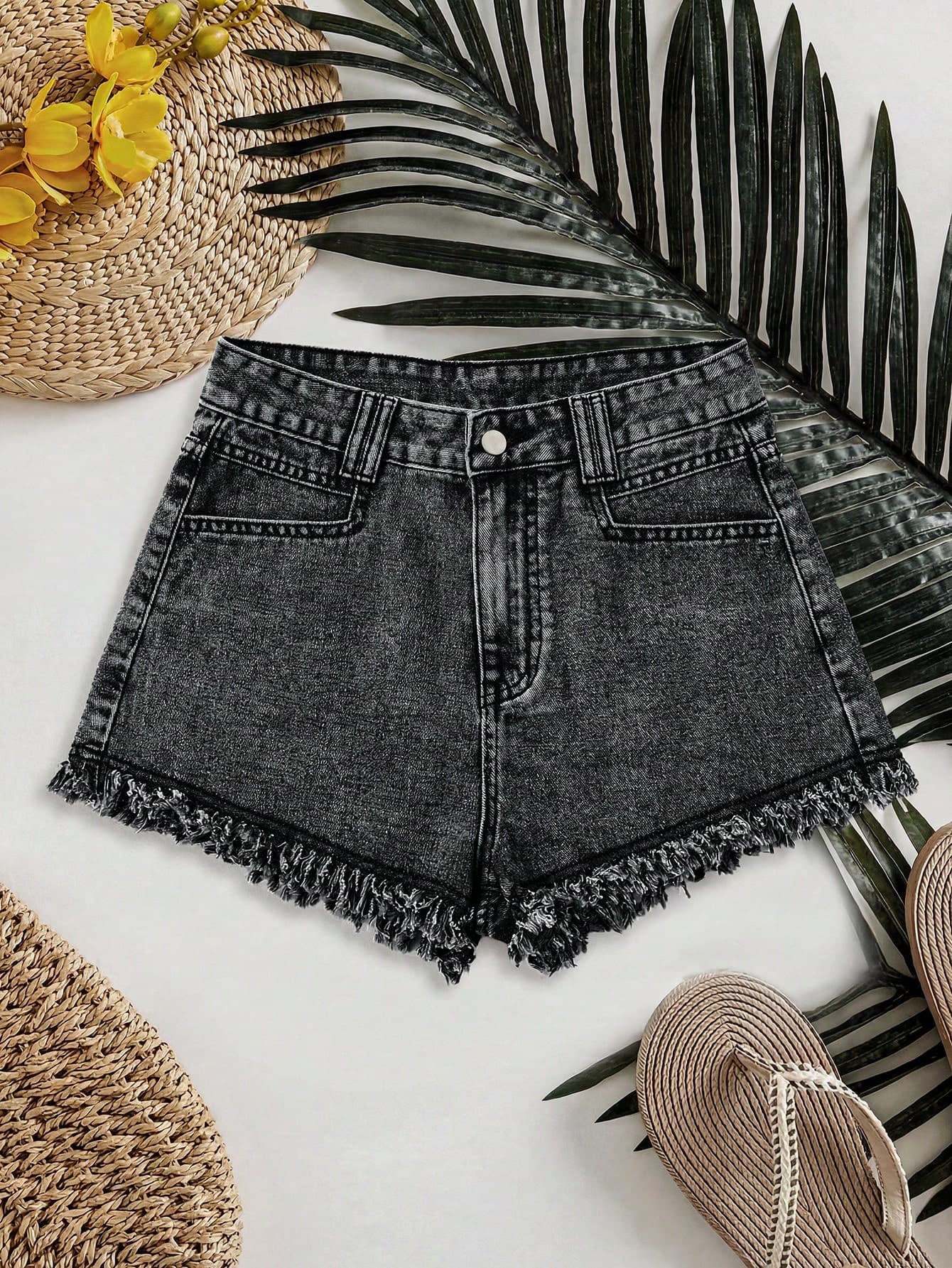 SHEIN Essnce Women's Casual Denim Shorts With Pockets And Frayed Hem, Versatile For Daily Wear