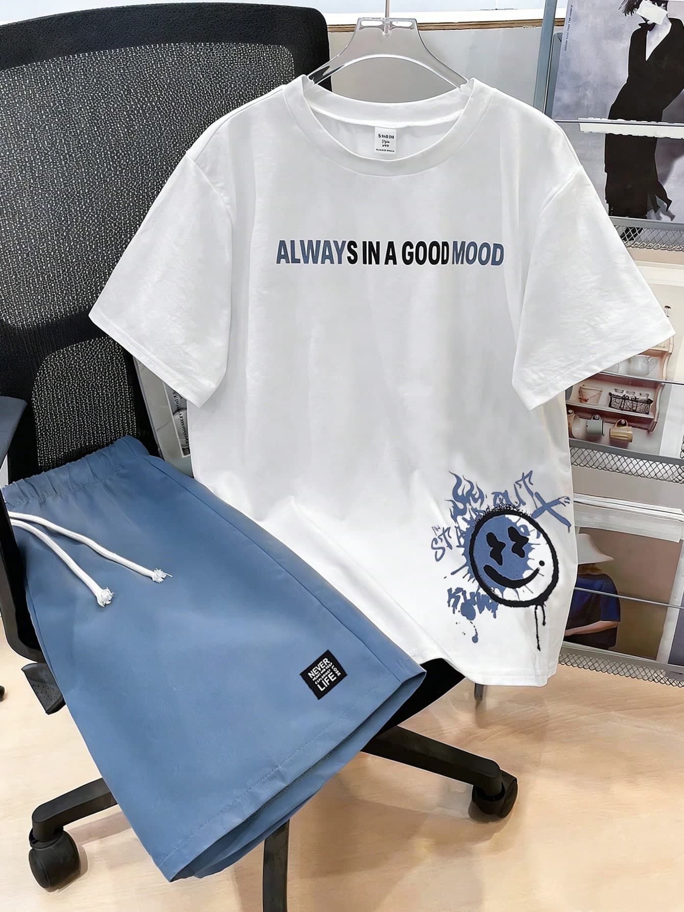 SHEIN 2Pcs Boys' Casual Short Sleeve Top & Shorts Set,Summer Streetwear Graduation Ba Ck-To -Scho Ol All White Punk Rock Graffiti Print School Style
