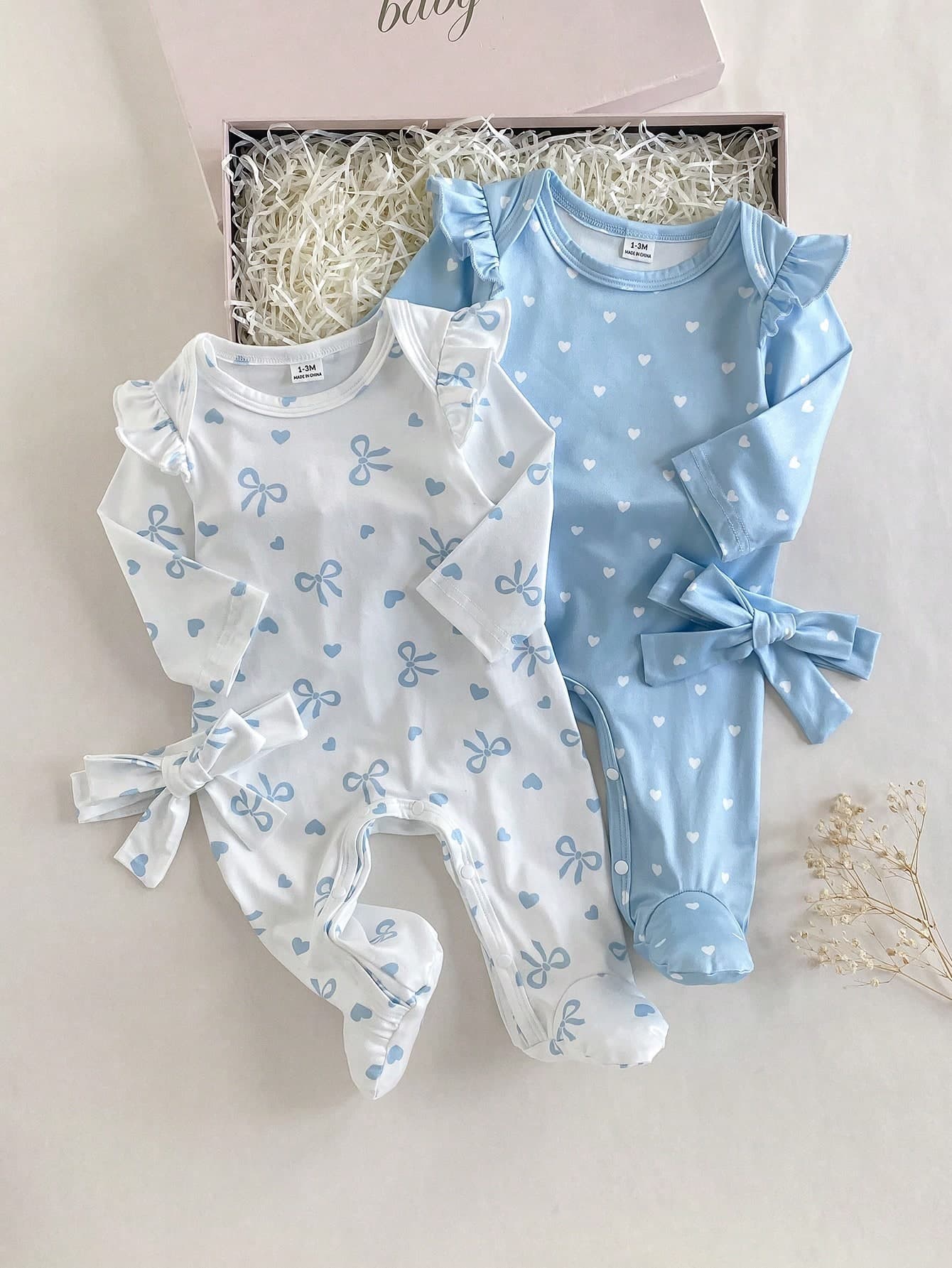 SHEIN 2pcs Newborn Baby Girl White,Autumn,Cute,Family Matching Footed Romper Set With Headband,Pink & White Bow Heart Cartoon Print Soft Sleepwear Gift Set