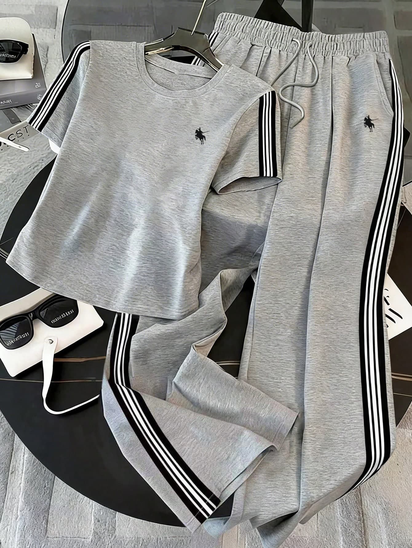 Resyla Striped Woven Belt, Embroidered Fashionable Minimalist Women's Round Neck Short Sleeve T-Shirt + Pants Set, Gift For Friends