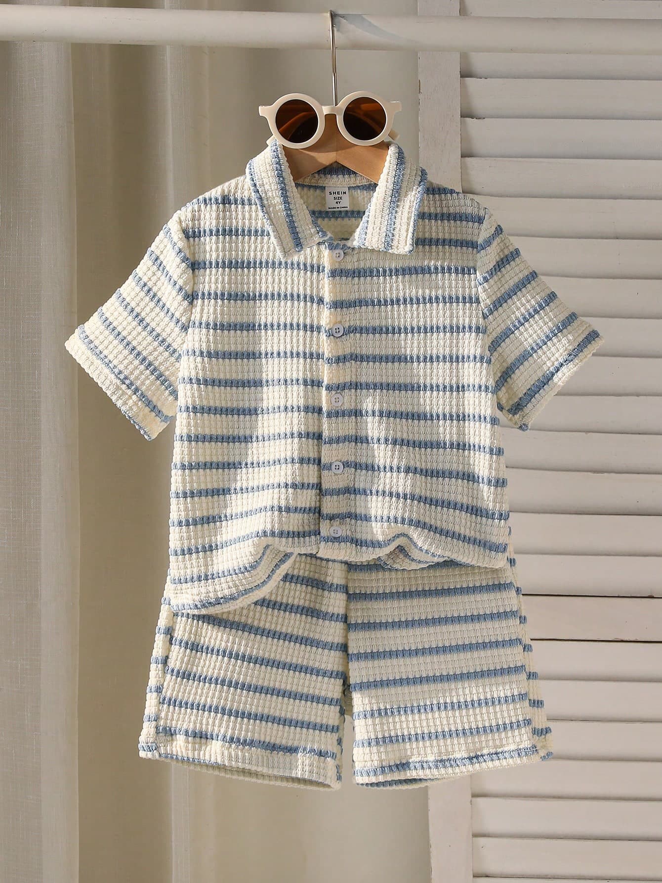 SHEIN Coolqubz 2pcs Young BoyTextured Stripe Knit Shirt And Shorts Set