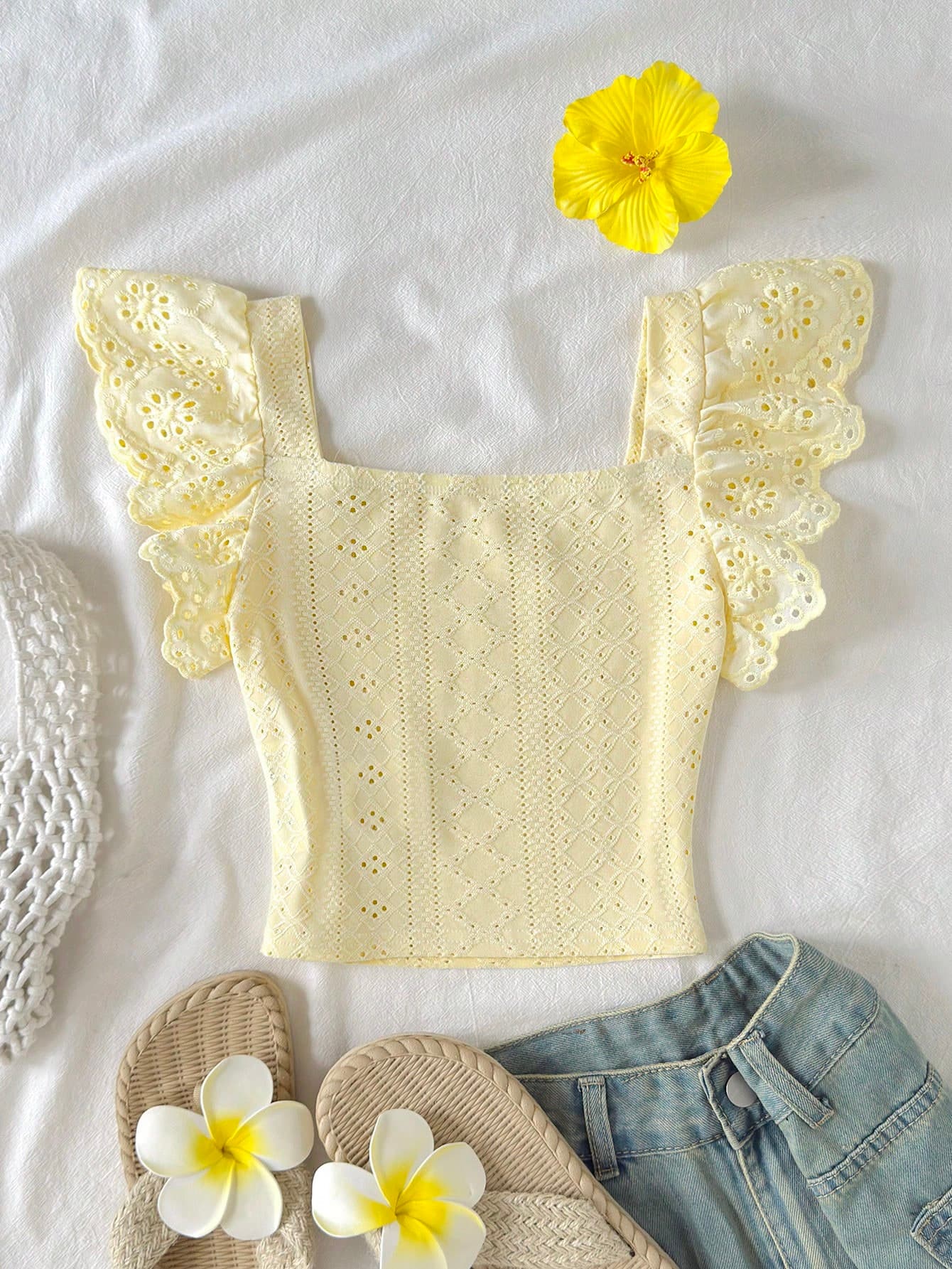 SHEIN Teen Girl Casual Everyday Versatile Comfortable Apricot Yellow Hollow Lace Square Neck Flutter Sleeve Top & Ruffle Flutter Sleeve Design & Textured Jacquard Slim Fit Cropped T-Shirt & Sweet Gentle Style Children's Base Layer & Summer Lightweight Girl Outfit & Casual Everyday Niche Design Pure Desire Style Lace Top KIDS
