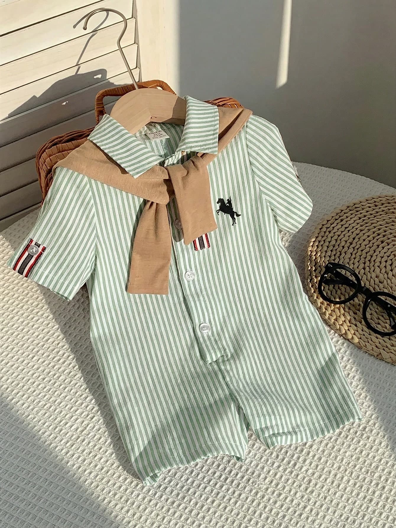 SHEIN Unisex Newborn Baby 2pcs/Set Light Green Striped Short Sleeve Romper And Khaki Knit Shawl,Cute Summer Outfit For Boys,Family Matching Clothes